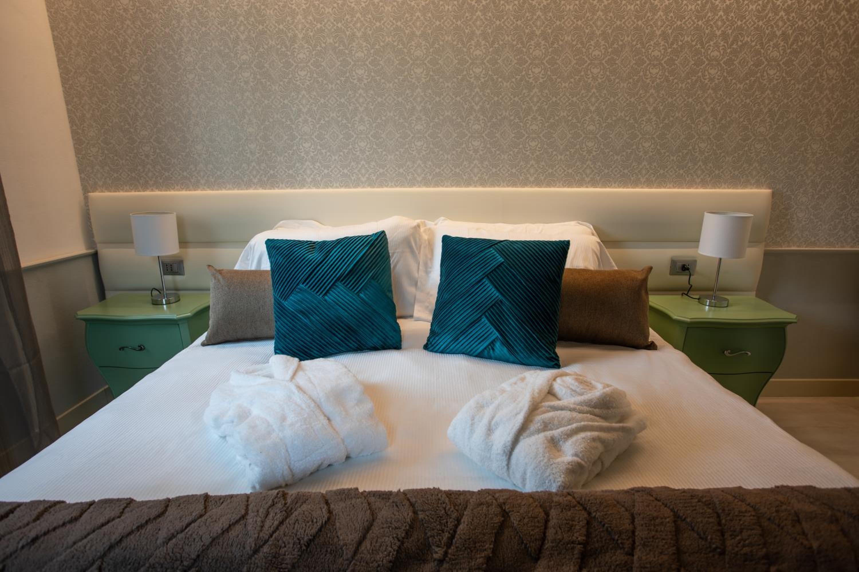 Cattania Suites and Rooms