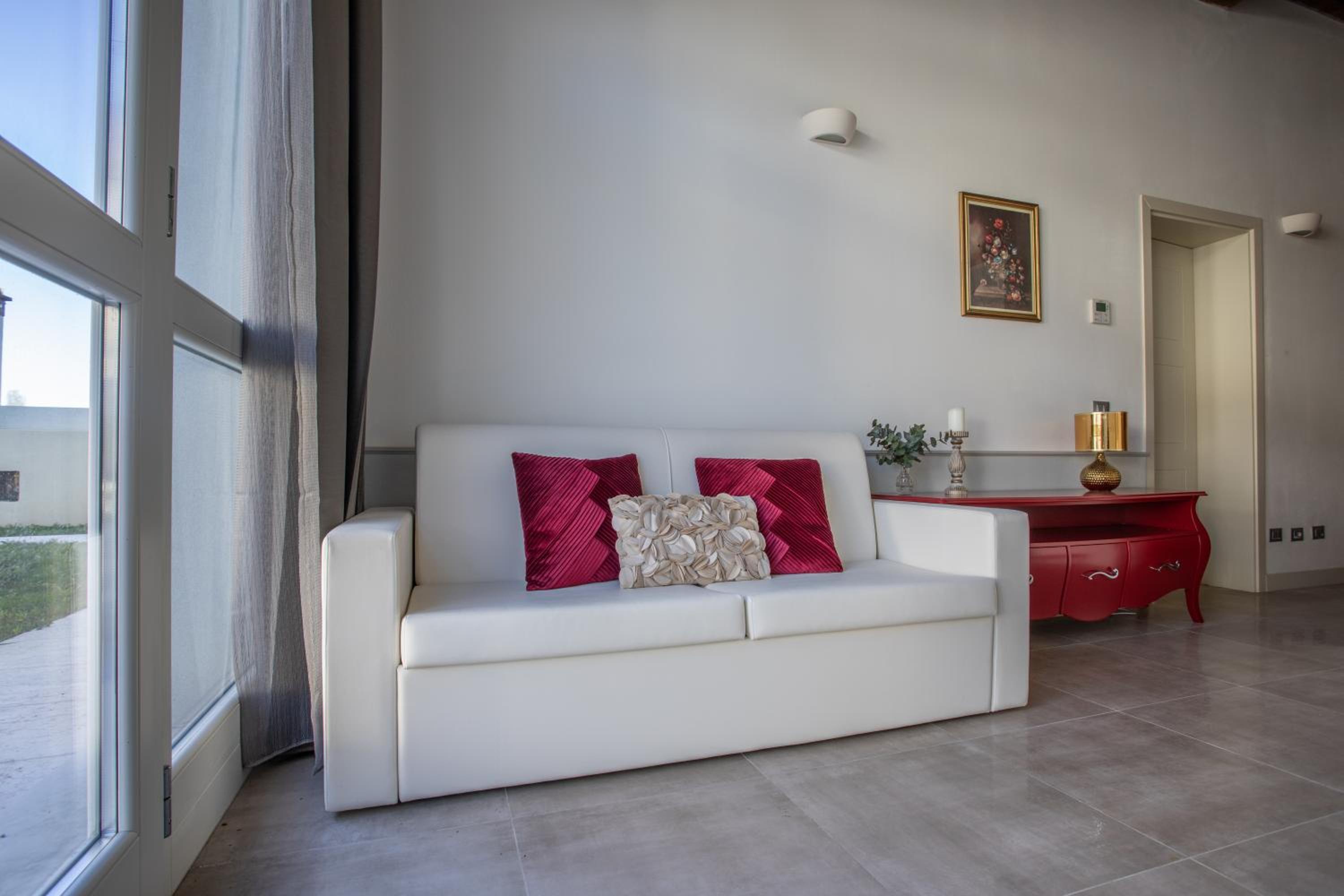 Cattania Suites and Rooms