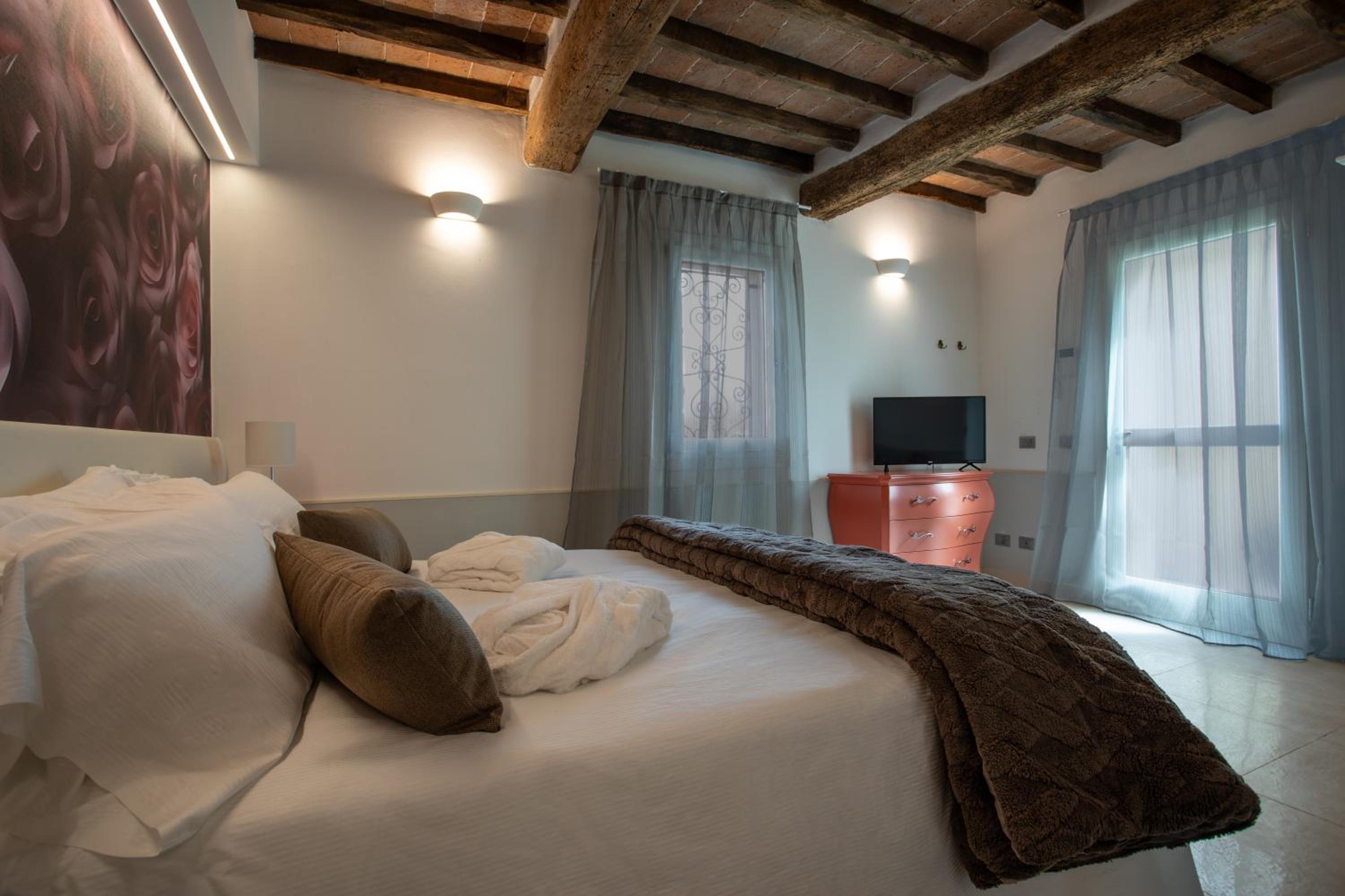 Cattania Suites and Rooms