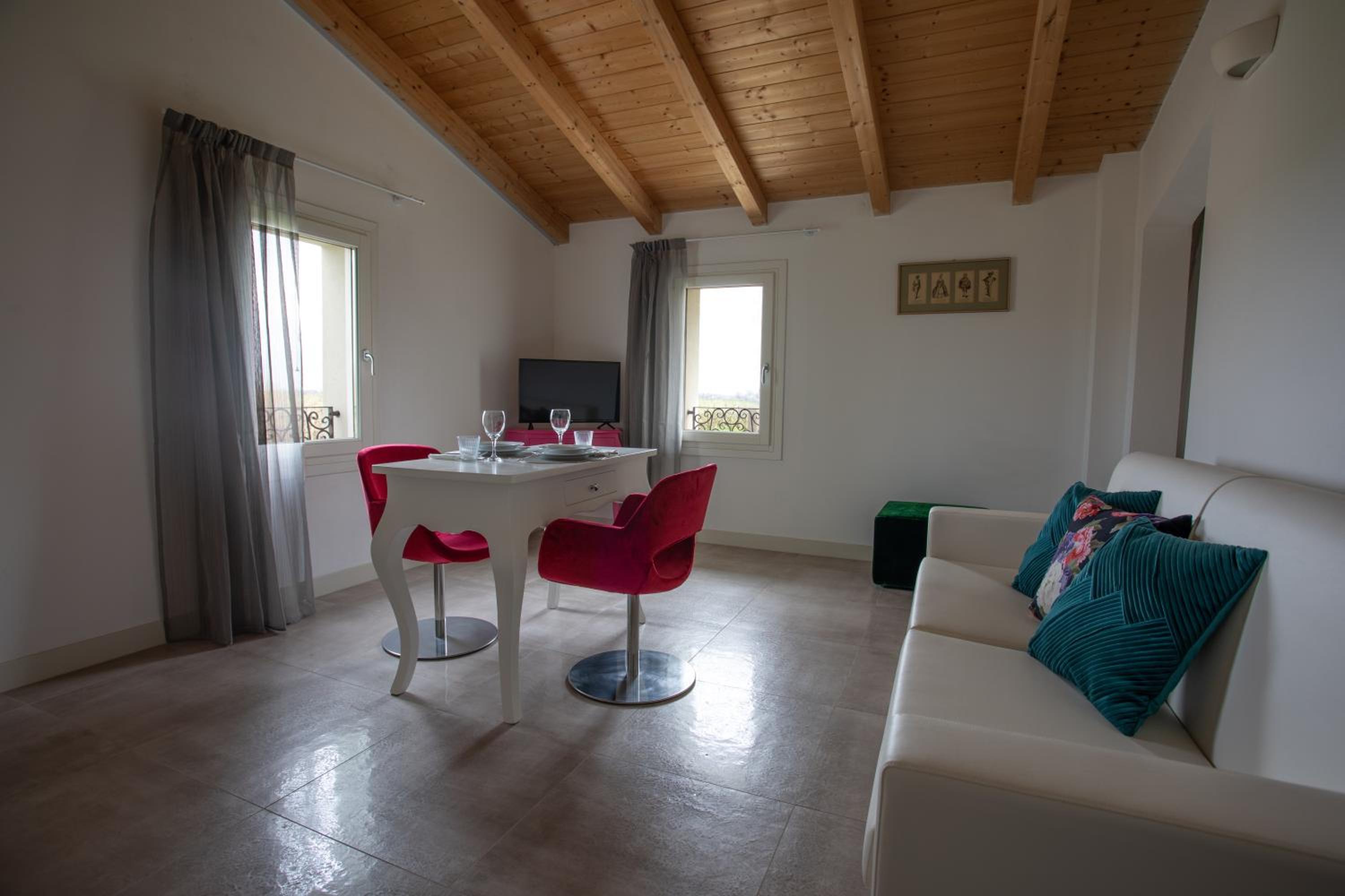 Cattania Suites and Rooms