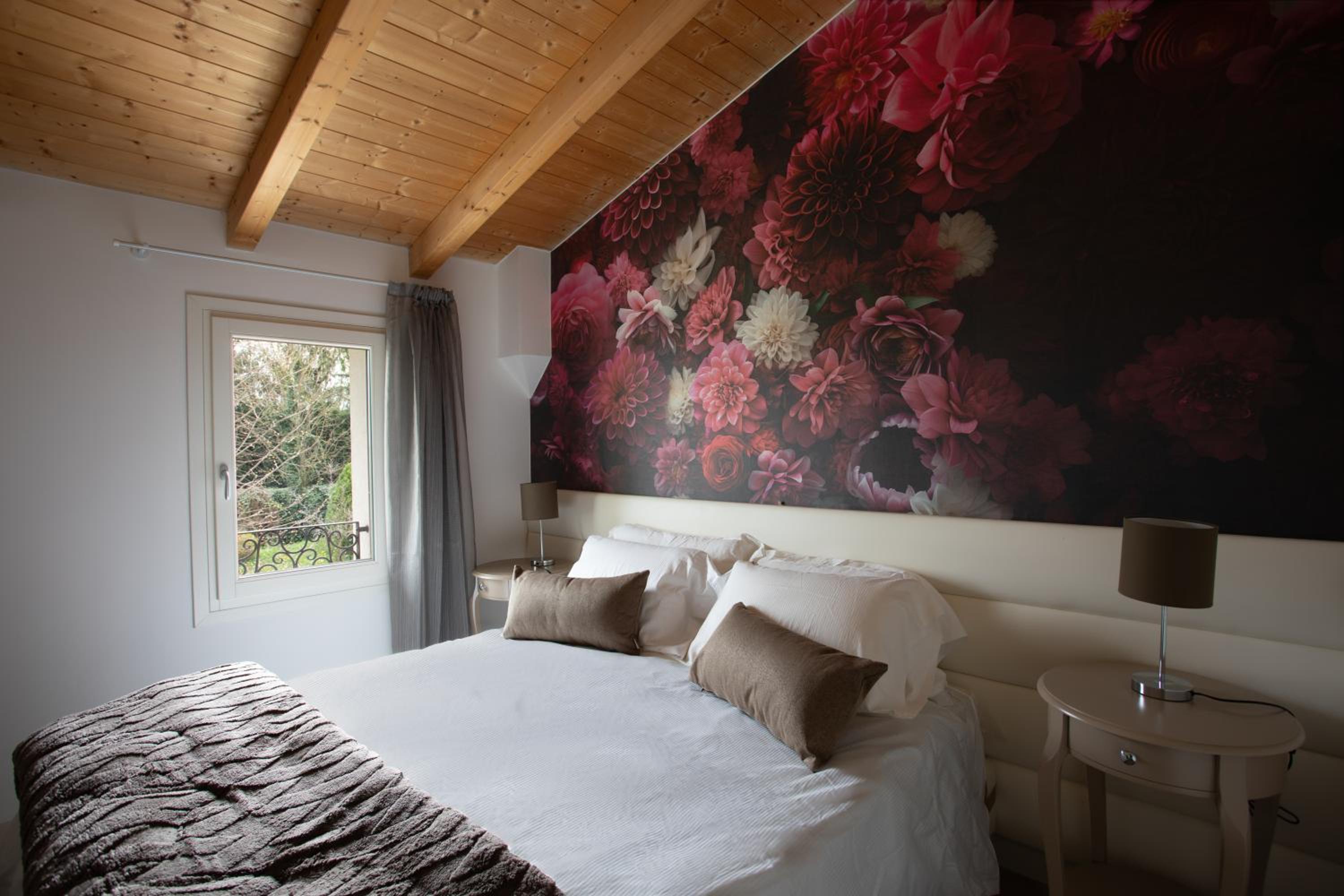Cattania Suites and Rooms