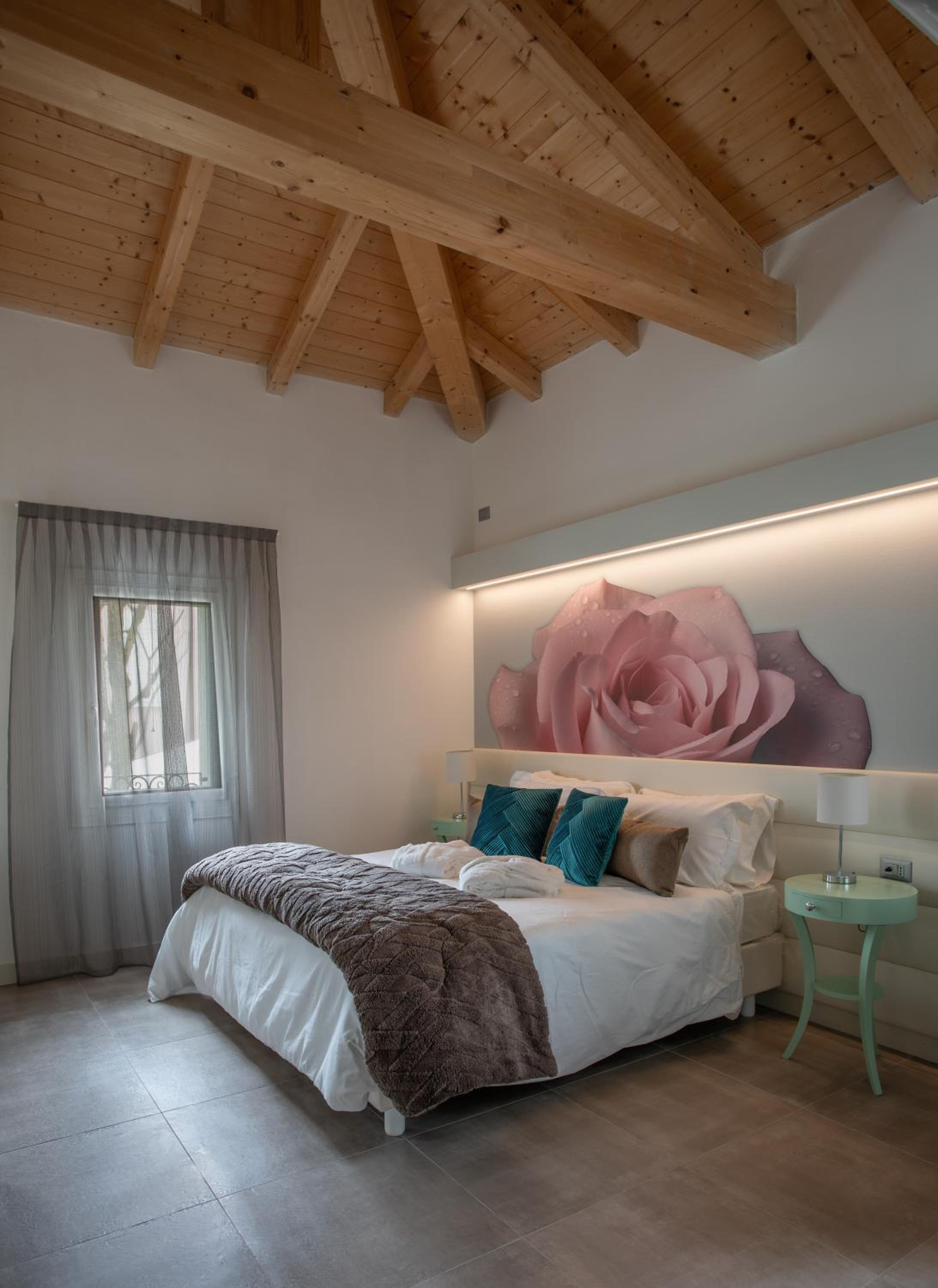 Cattania Suites and Rooms