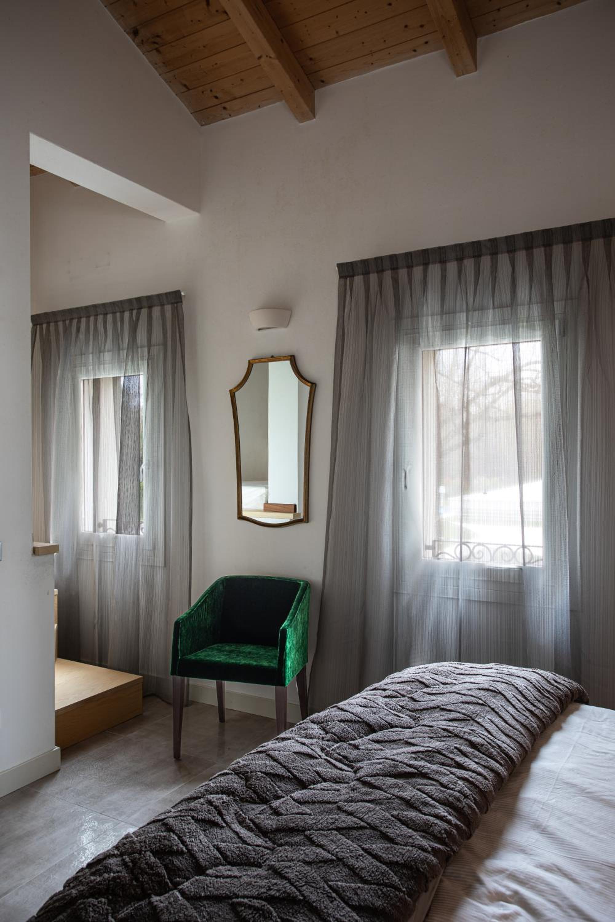 Cattania Suites and Rooms