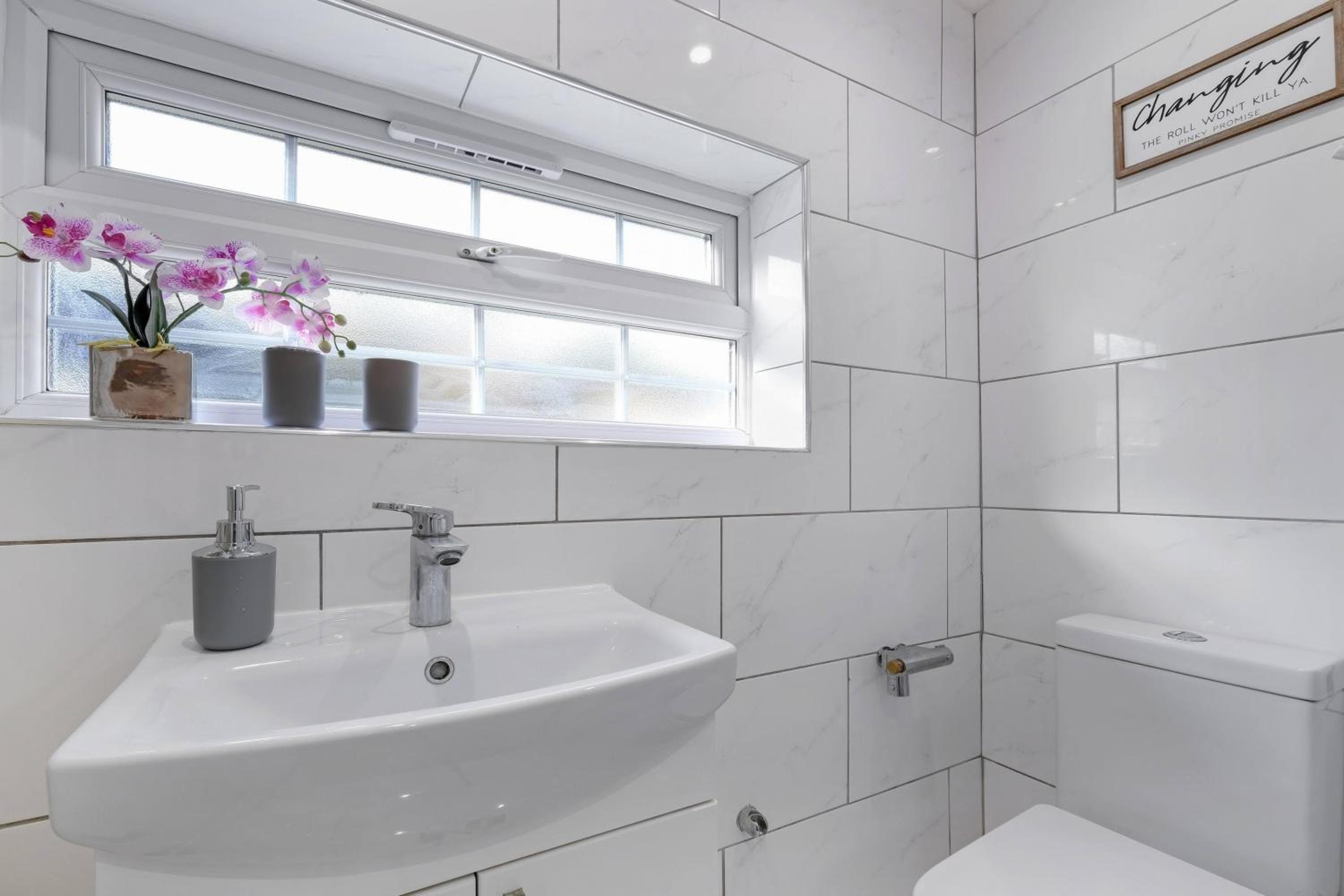 Family-Friendly 4-Bed near Parks & Transport Links
