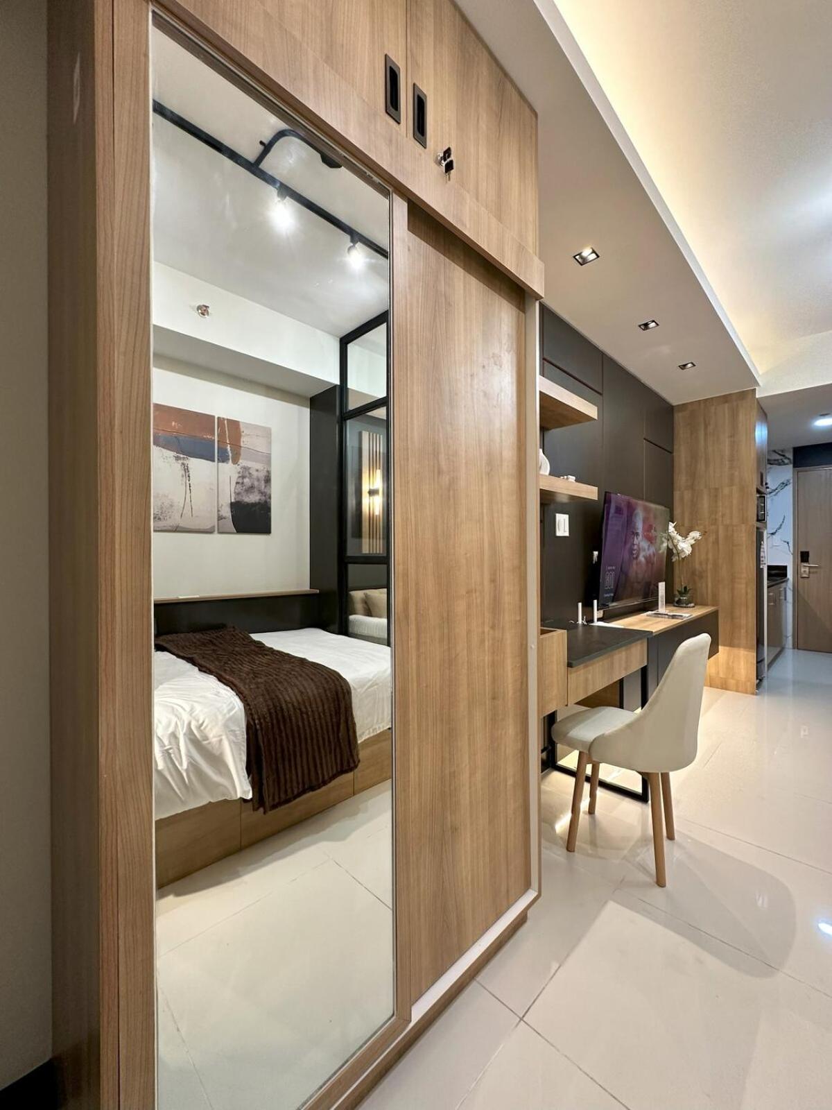 The Makati Suites at Red Residences, Premium Studio, City View, Makati CBD, Wi-fi