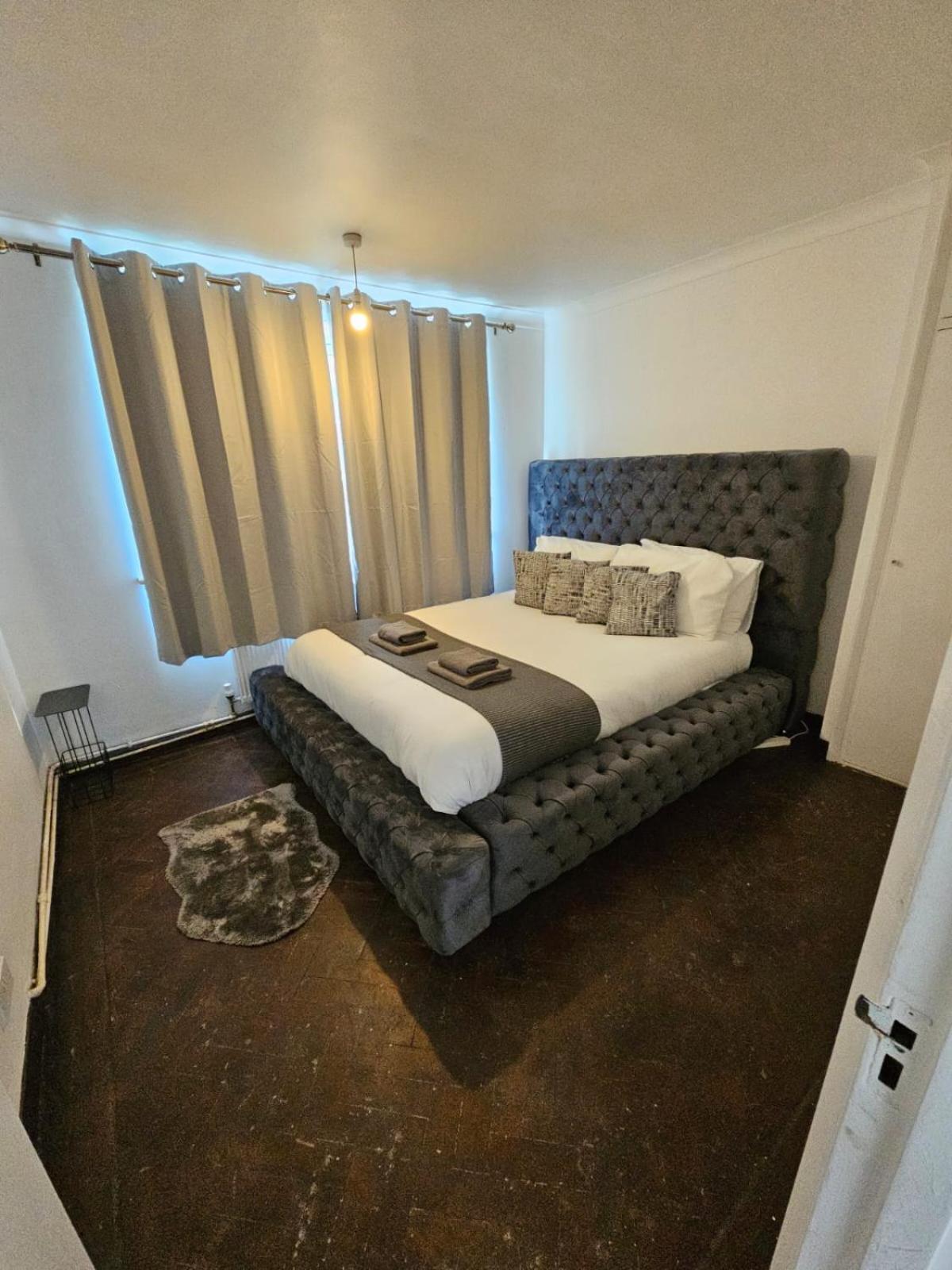 Cosy 2-bed Maisonette with Private Garage in Wembley