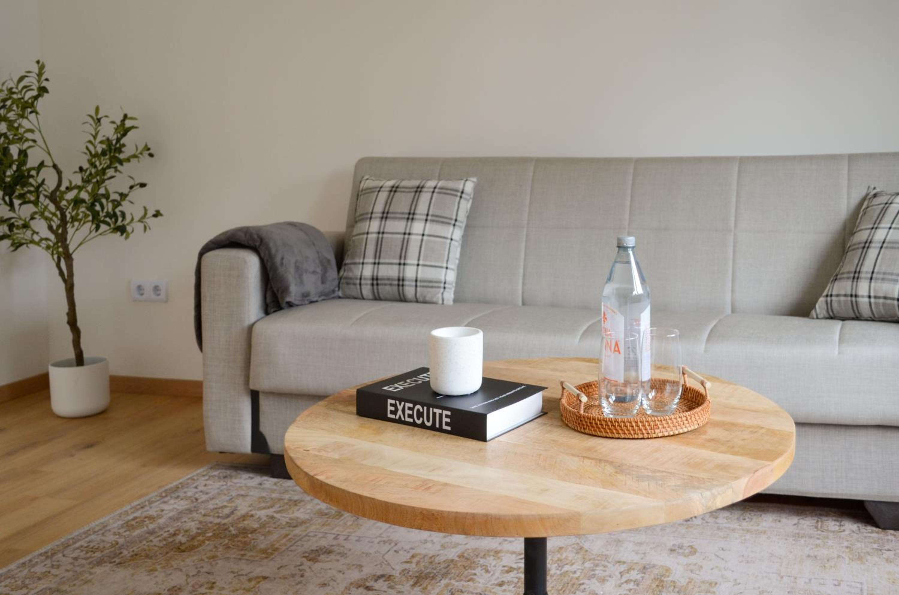 Modernes Apartment mit Balkon & Parkplatz - AMA Home AMALI
