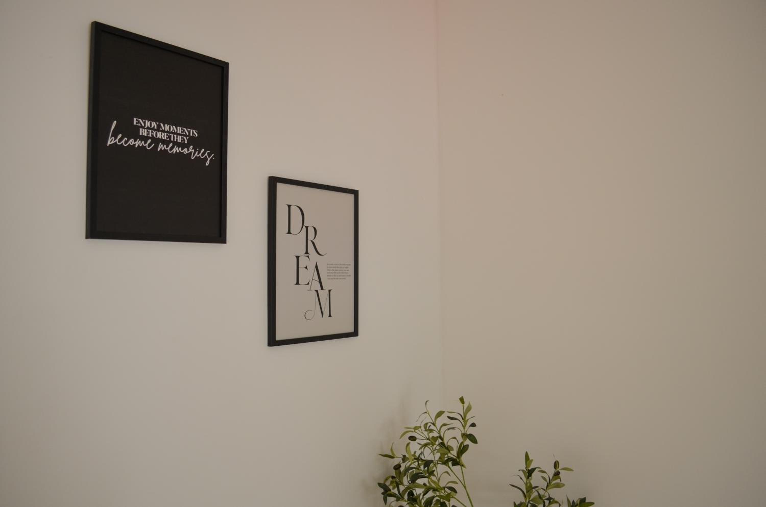 Modernes Apartment mit Balkon & Parkplatz - AMA Home AMALI