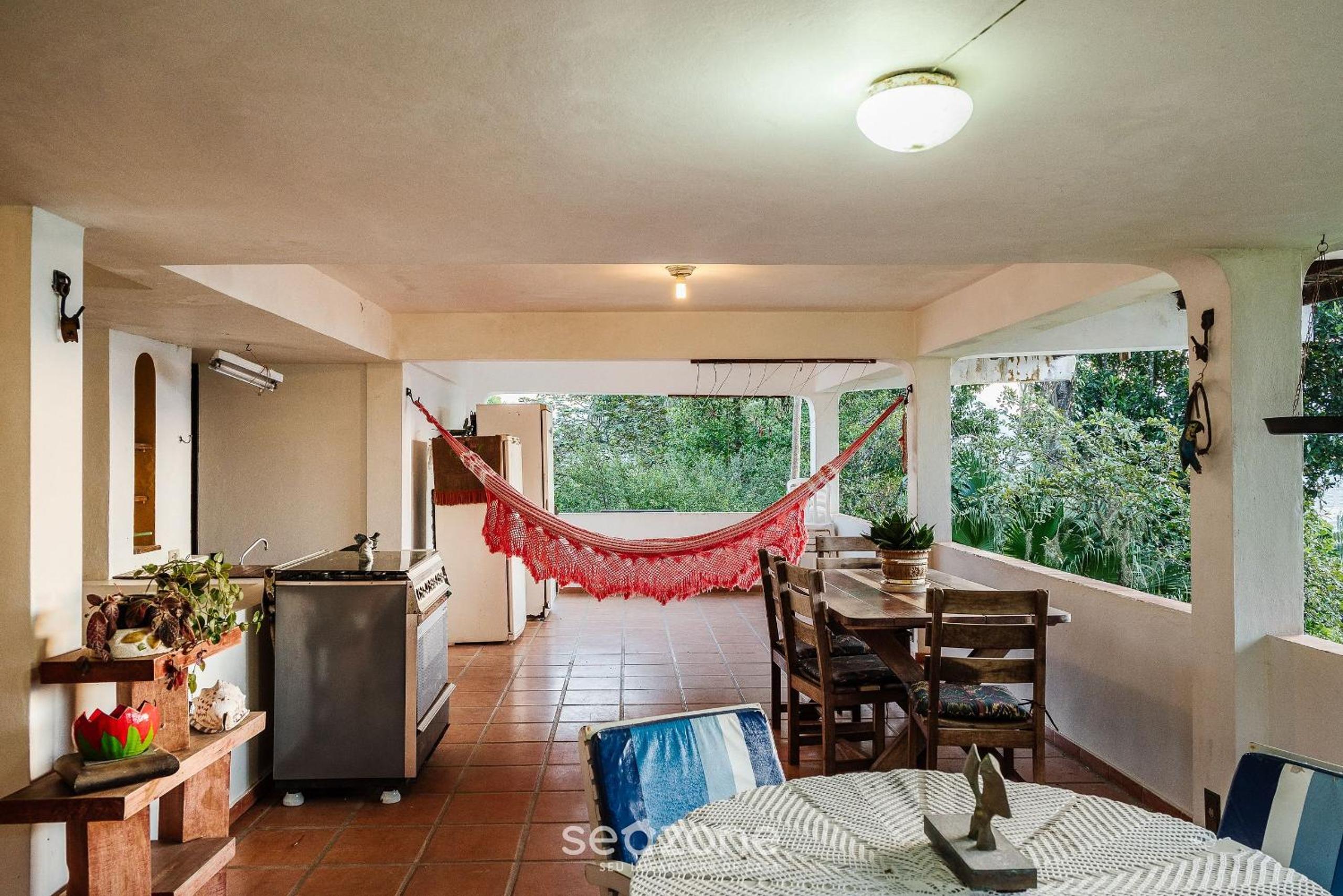 Seaside view house, 10 min from the beach PEV025
