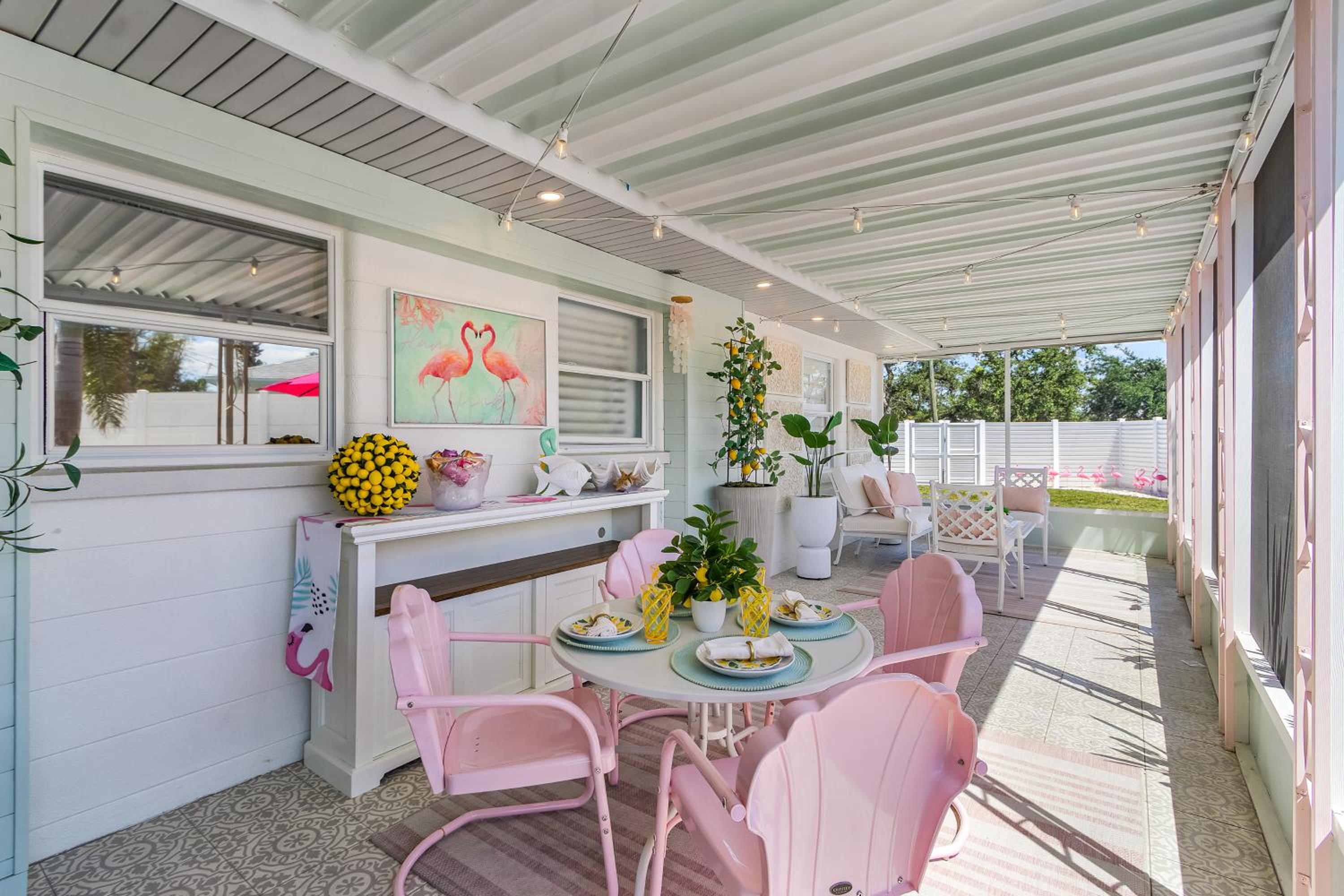 Retro Beach Retreat with Surf Shack in South Venice