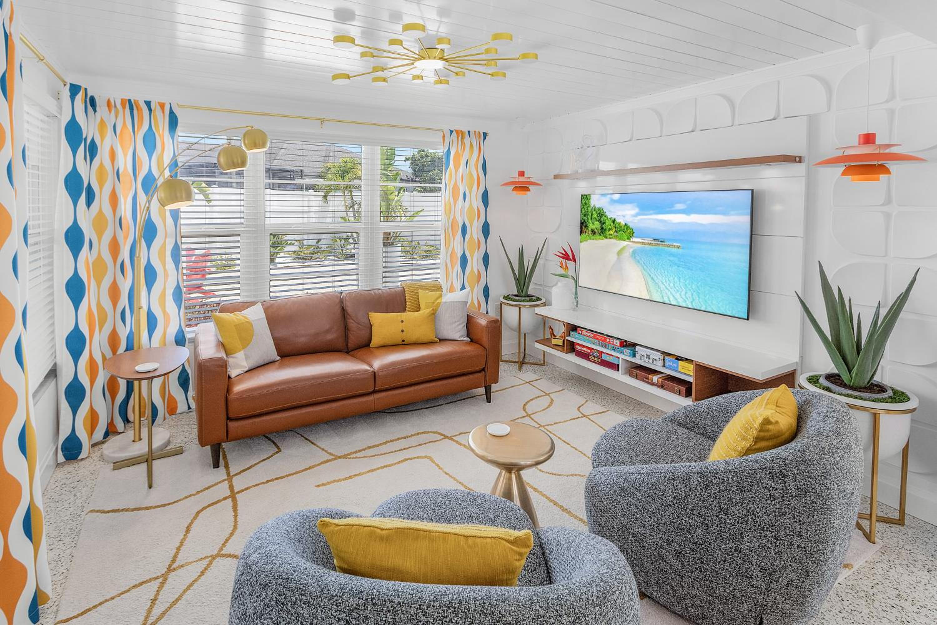 Retro Beach Retreat with Surf Shack in South Venice