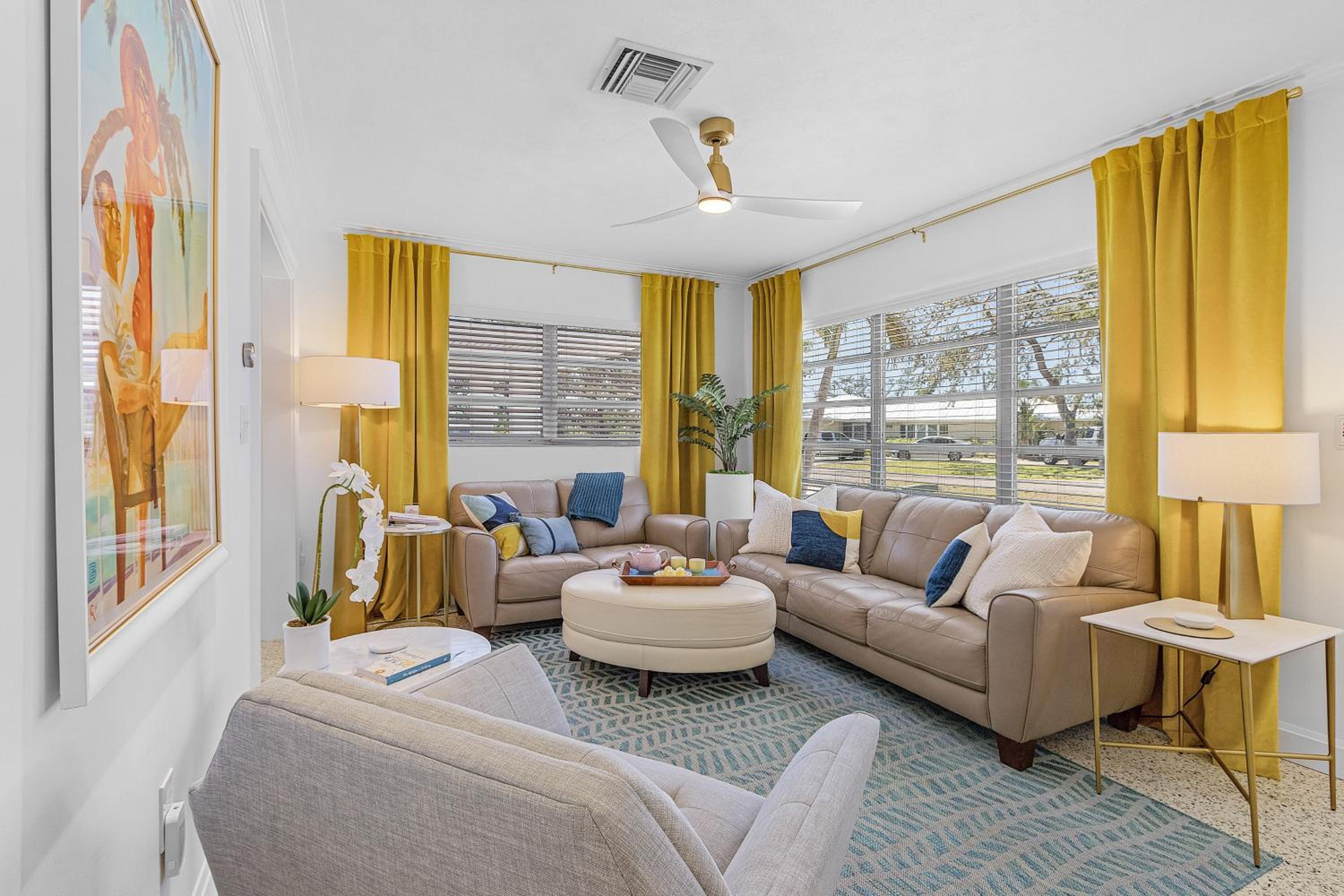 Retro Beach Retreat with Surf Shack in South Venice