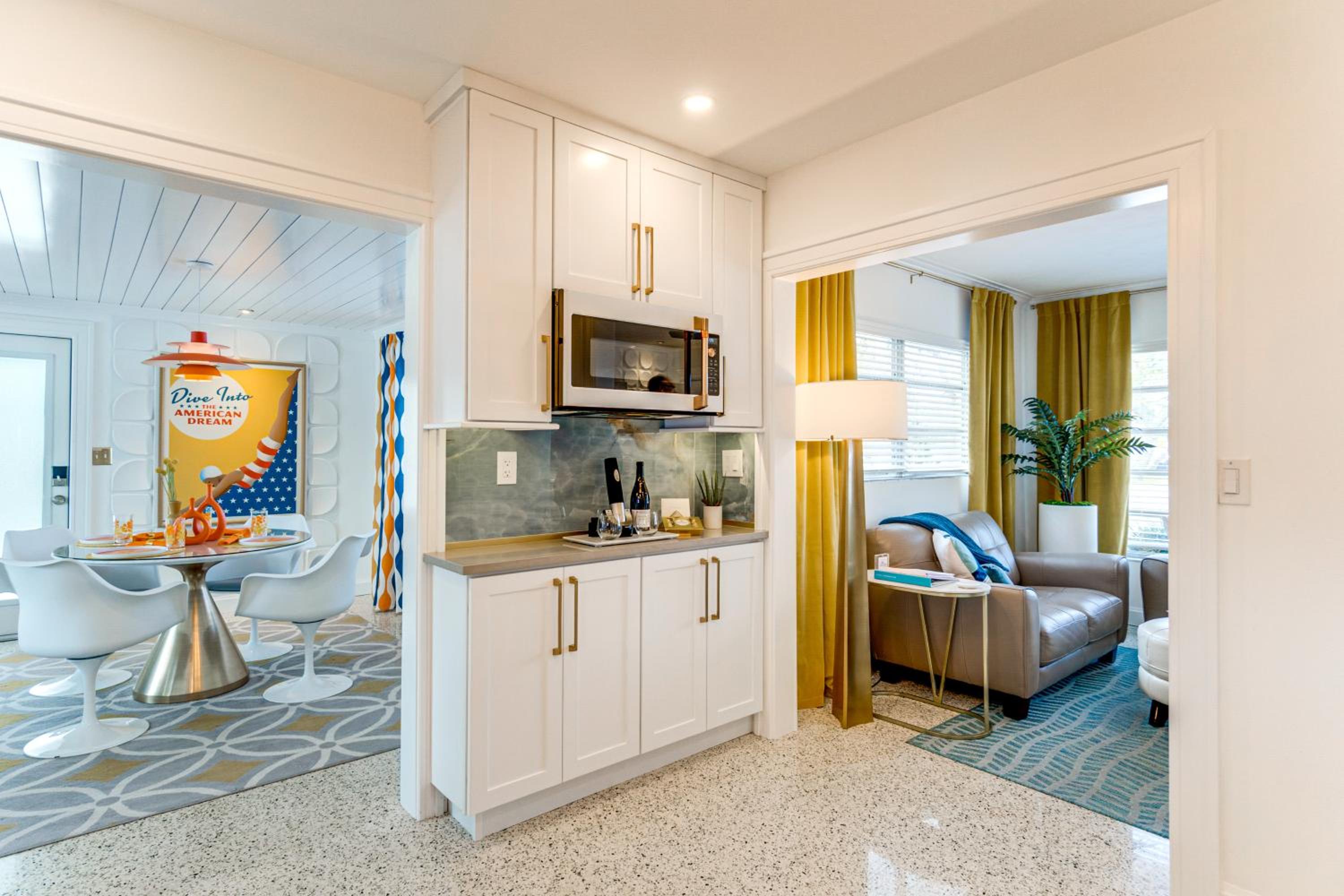 Retro Beach Retreat with Surf Shack in South Venice