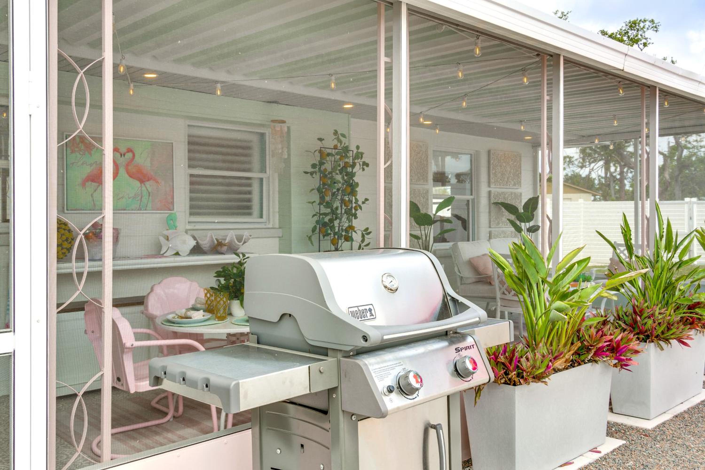 Retro Beach Retreat with Surf Shack in South Venice