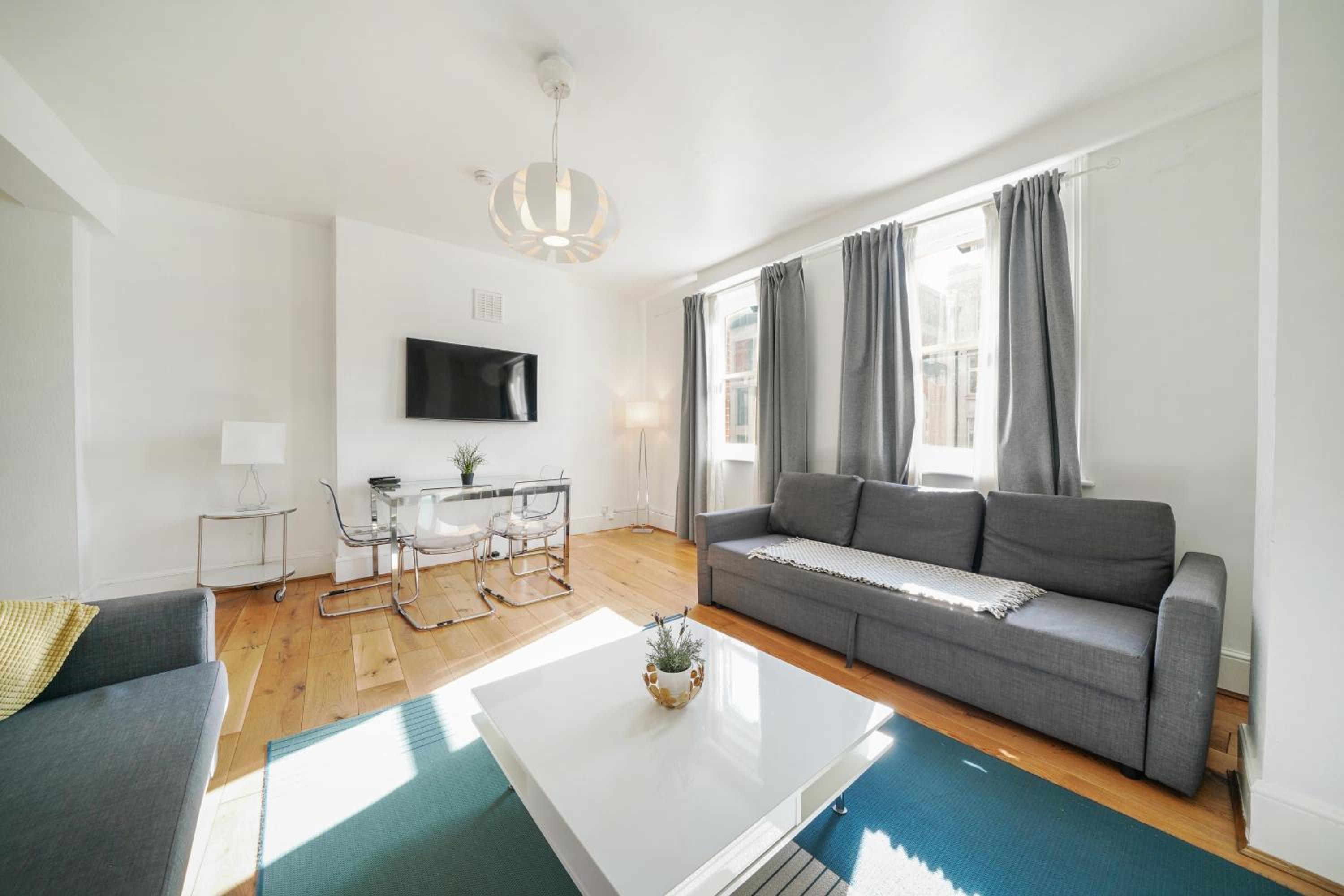 Oxford Street Apartments by Advan