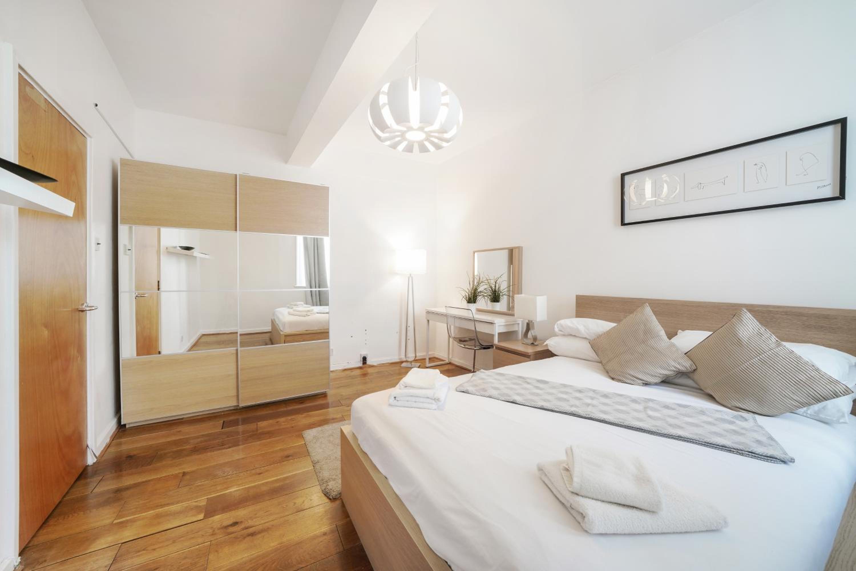 Oxford Street Apartments by Advan