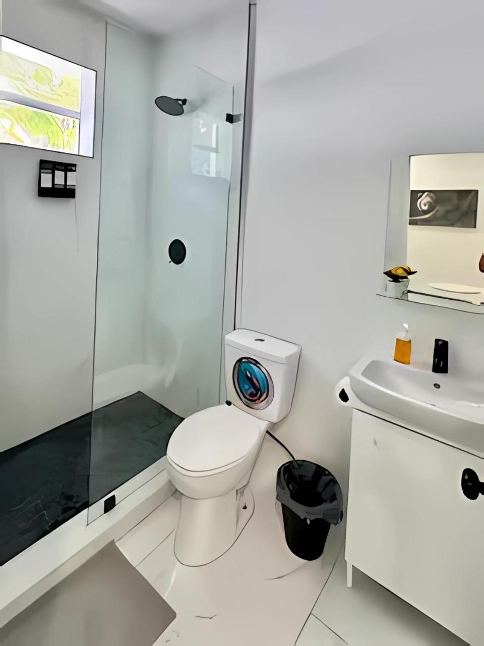 Cute Private Room - Close to airport & Free parking 01