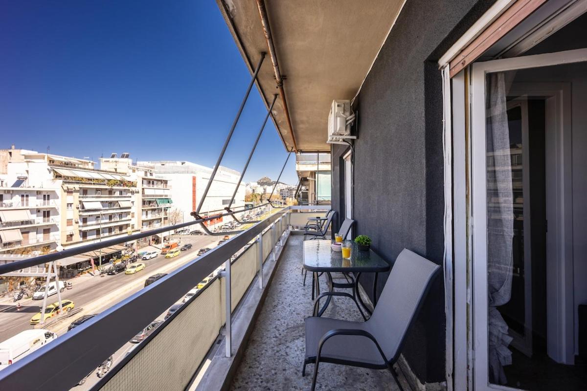 Sunny 3bd flat,Acropolis view