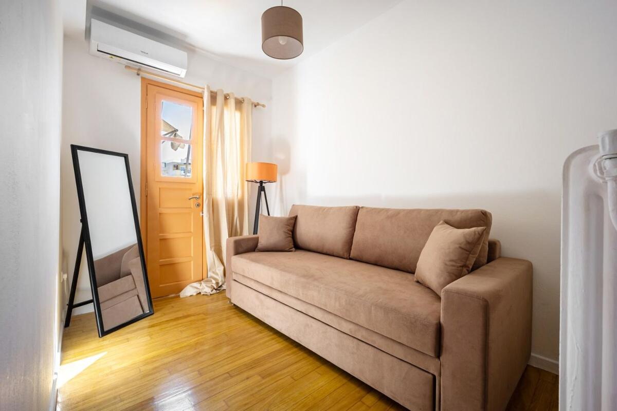 Sunny 3bd flat,Acropolis view