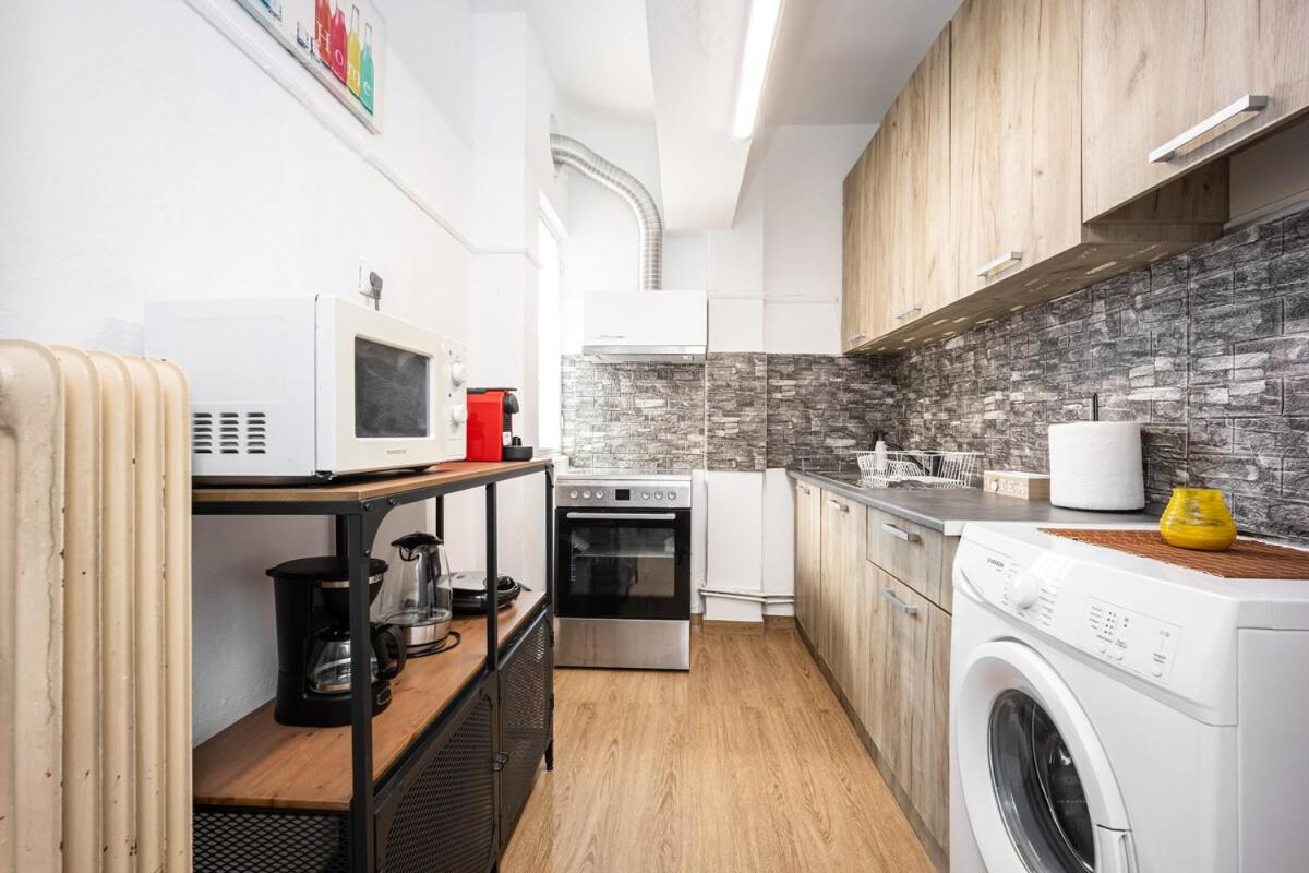 Sunny 3bd flat,Acropolis view
