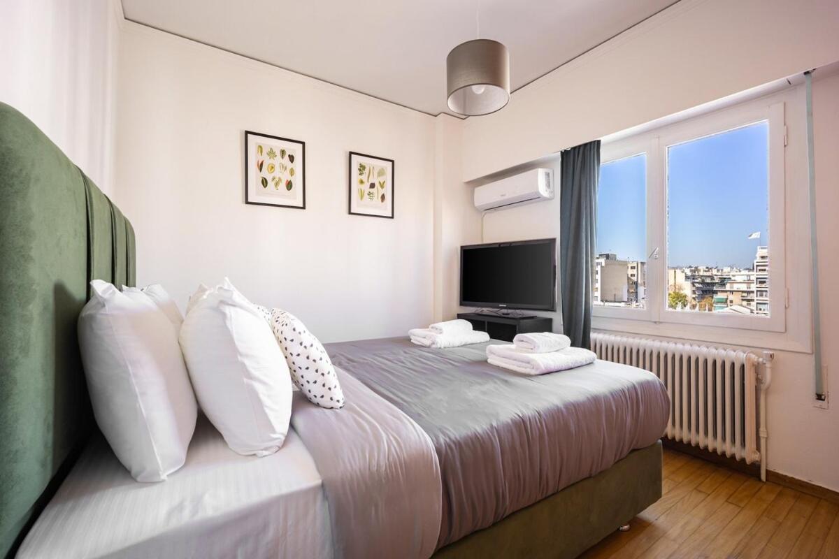 Sunny 3bd flat,Acropolis view