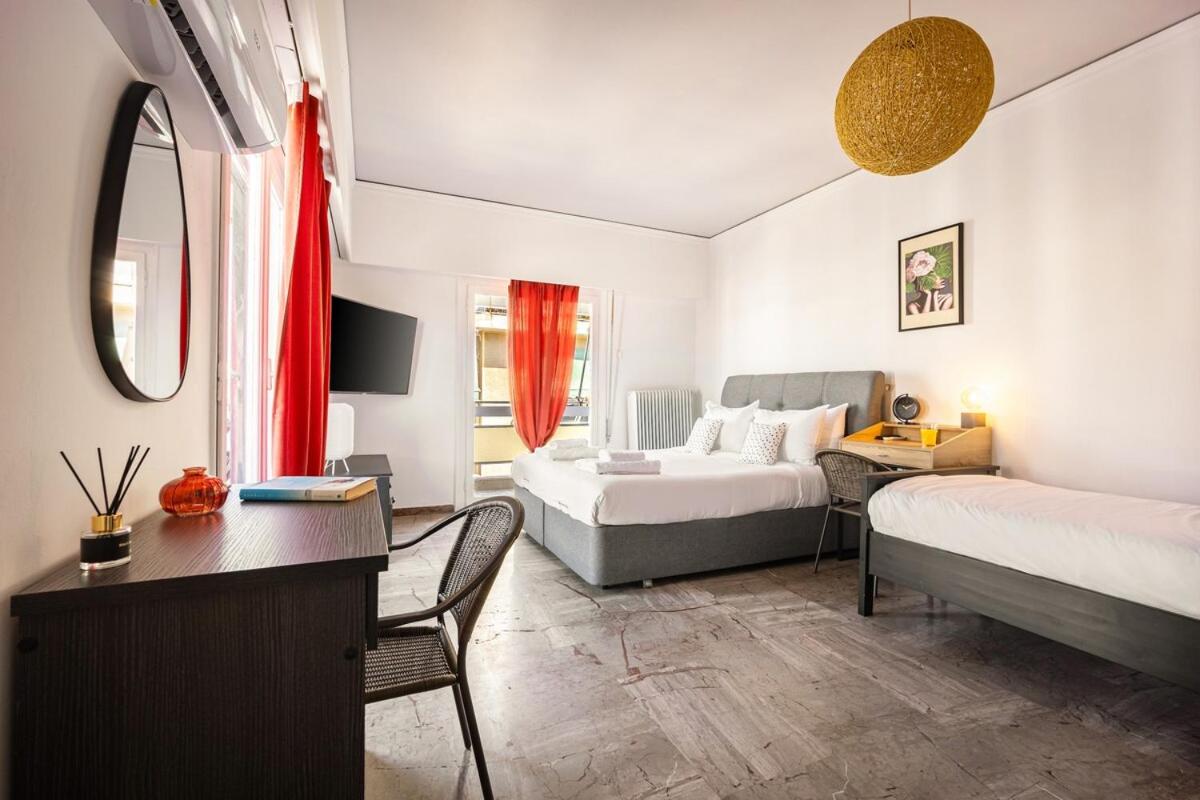 Sunny 3bd flat,Acropolis view
