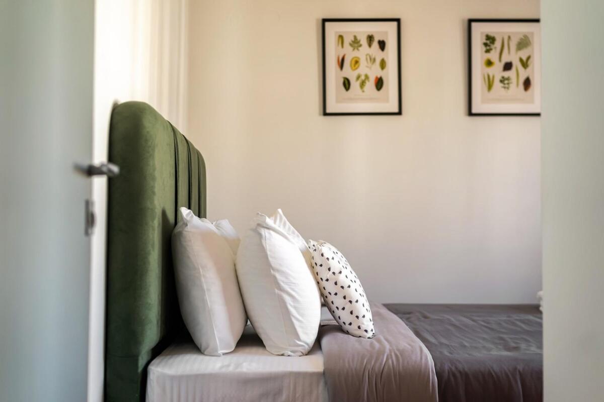 Sunny 3bd flat,Acropolis view