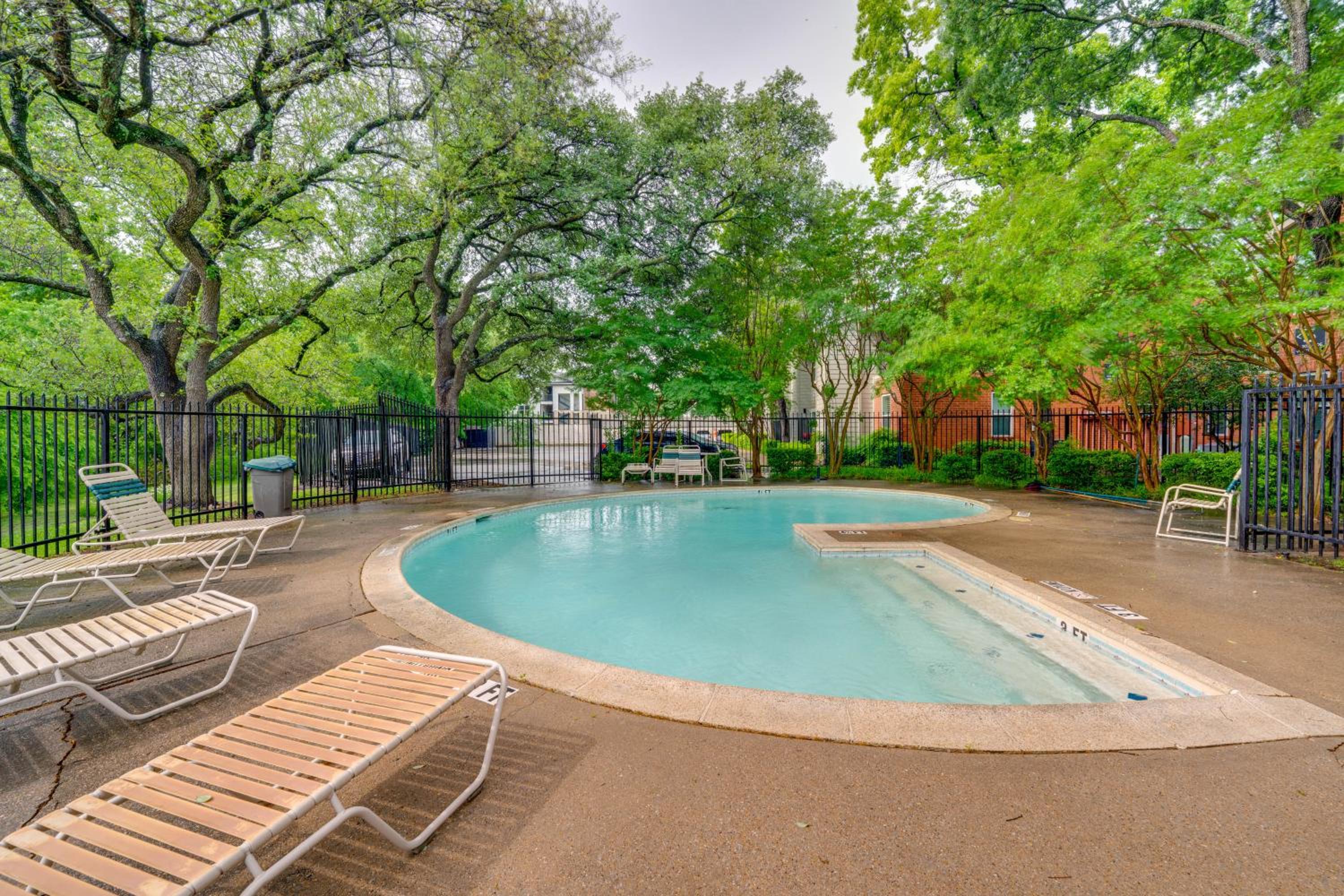 9 Mi to Dtwn Dallas Cozy Couples Getaway