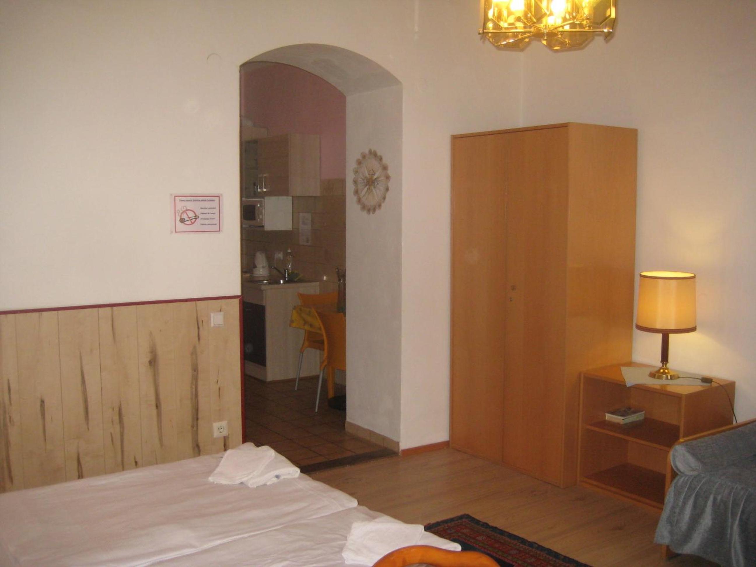 HappyHostel