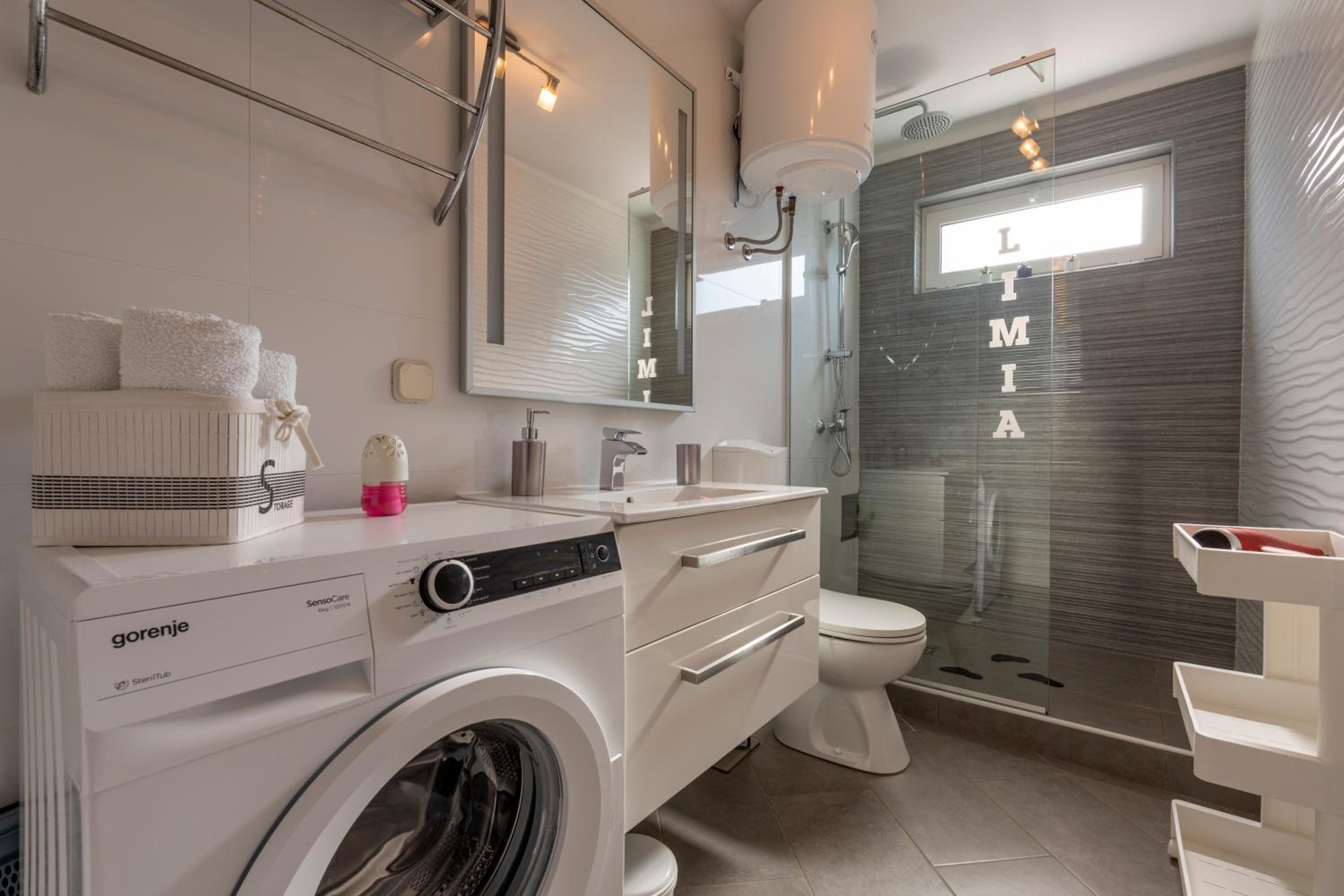 Photo 48