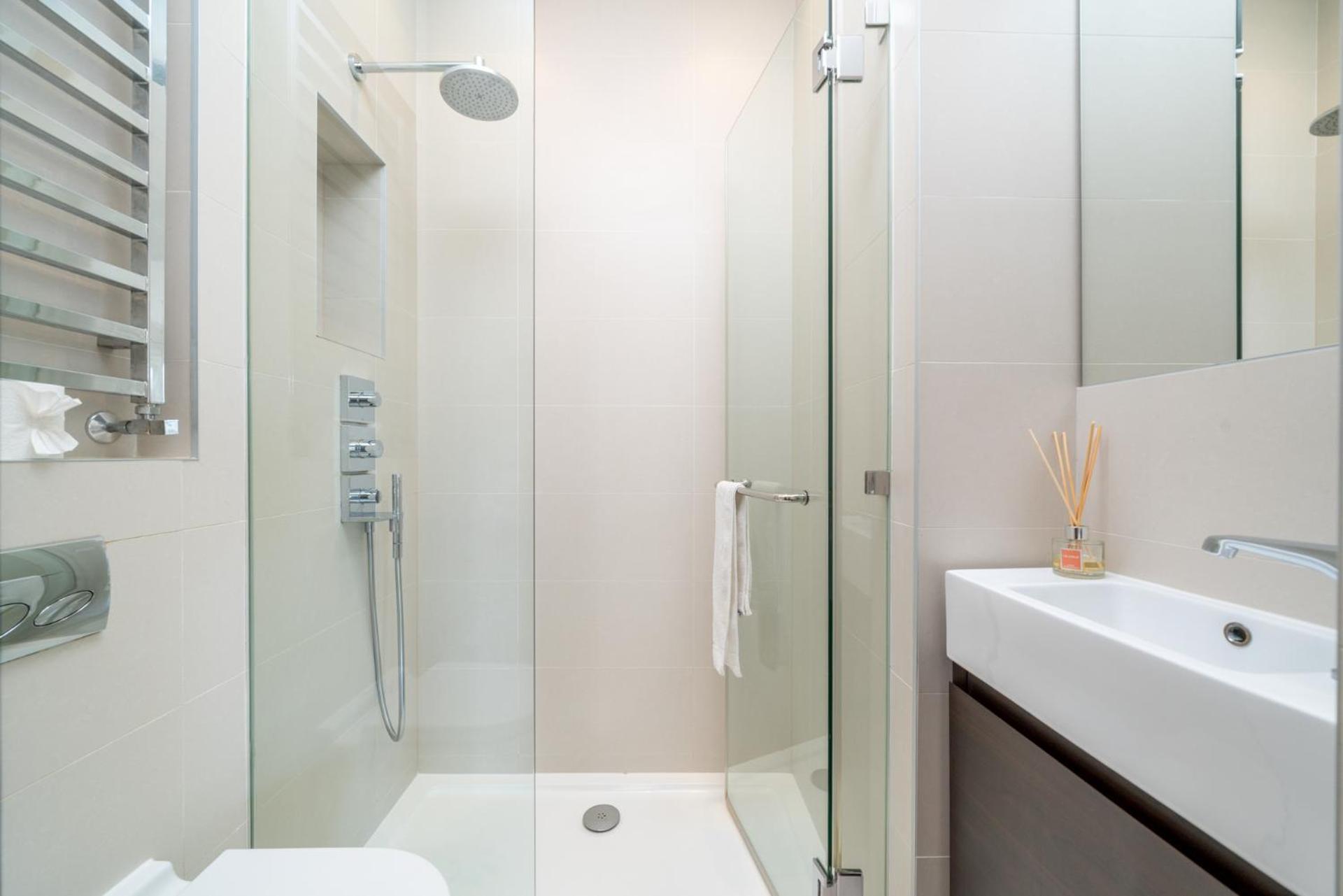 Hyde Park Gardens Gem - Niru Experience