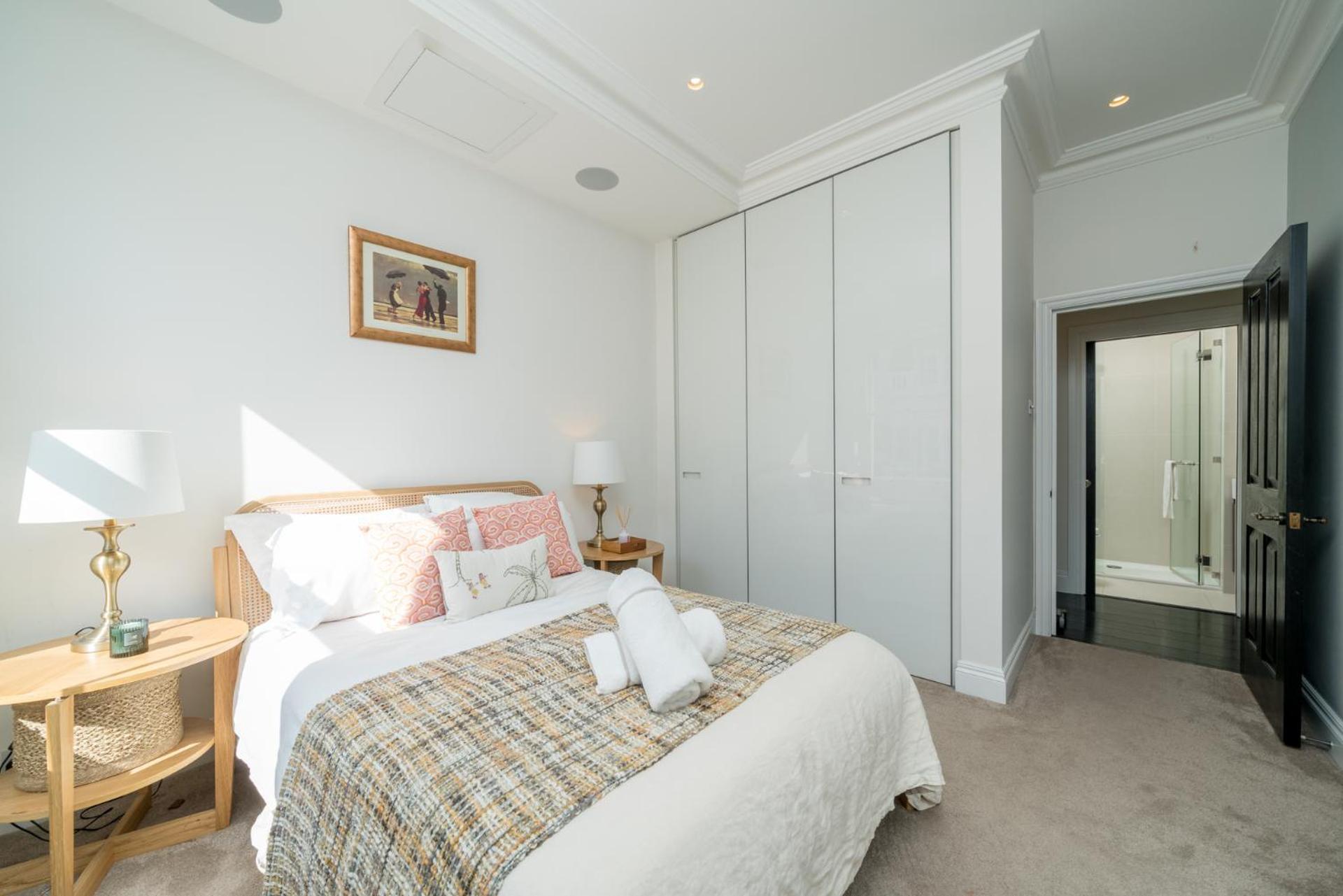 Hyde Park Gardens Gem - Niru Experience