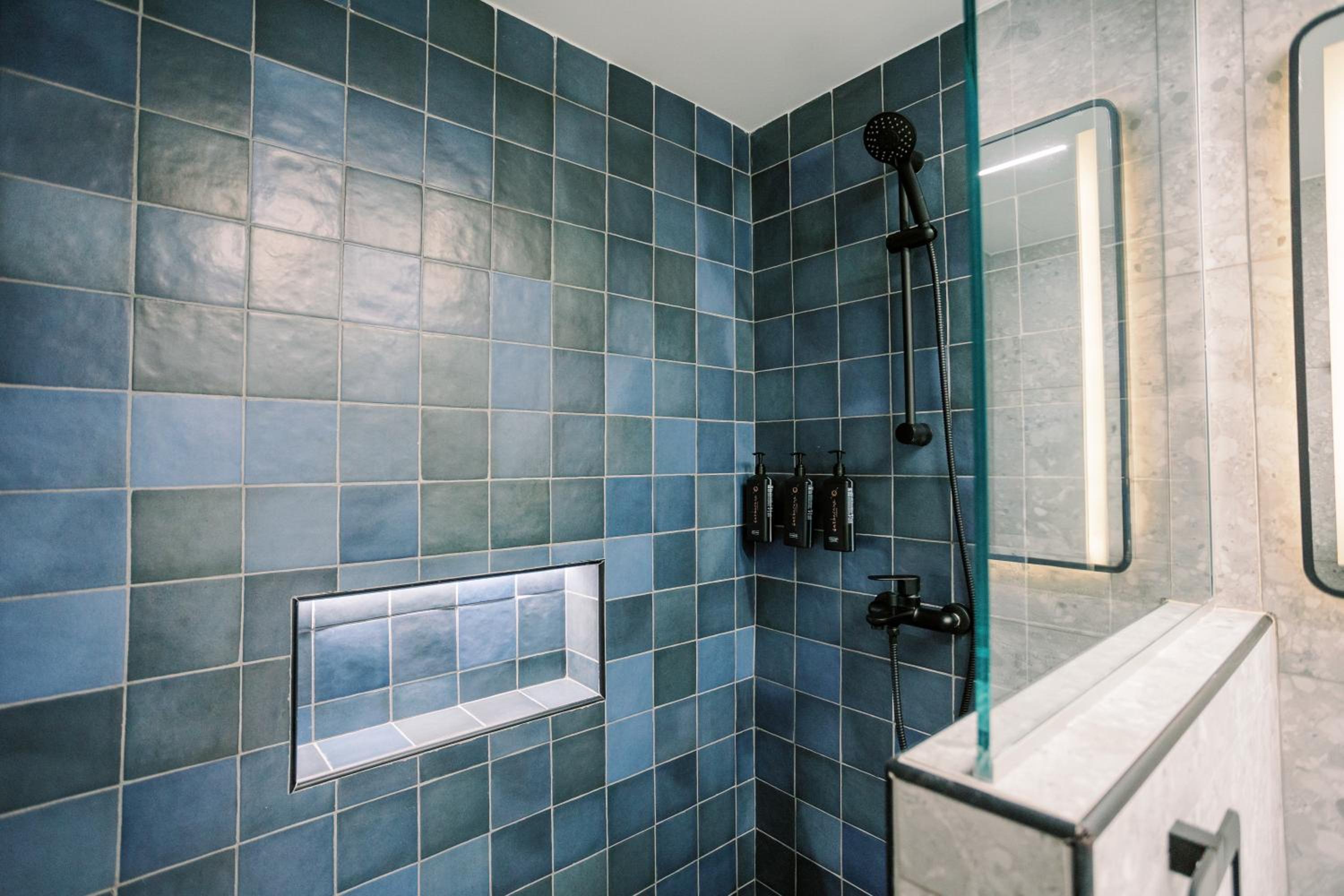 2BR Amalfi Blue Apt in Larnaca - Pool & 10Min Walk to Mackenzie Beach!