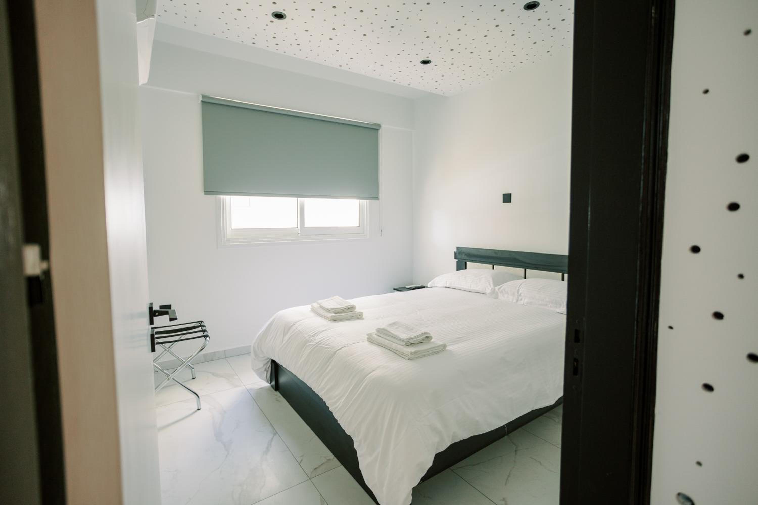 2BR Amalfi Blue Apt in Larnaca - Pool & 10Min Walk to Mackenzie Beach!