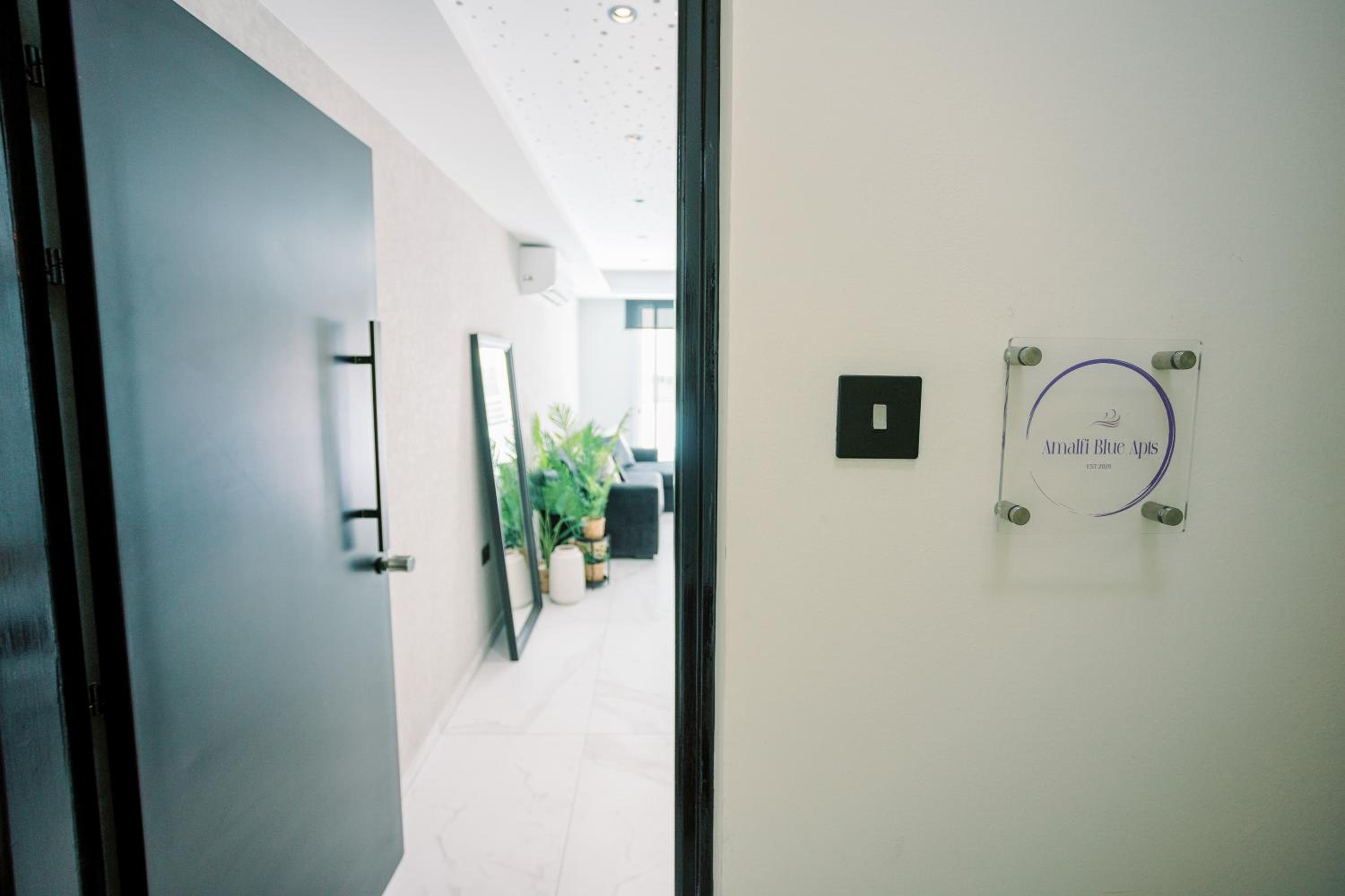 2BR Amalfi Blue Apt in Larnaca - Pool & 10Min Walk to Mackenzie Beach!