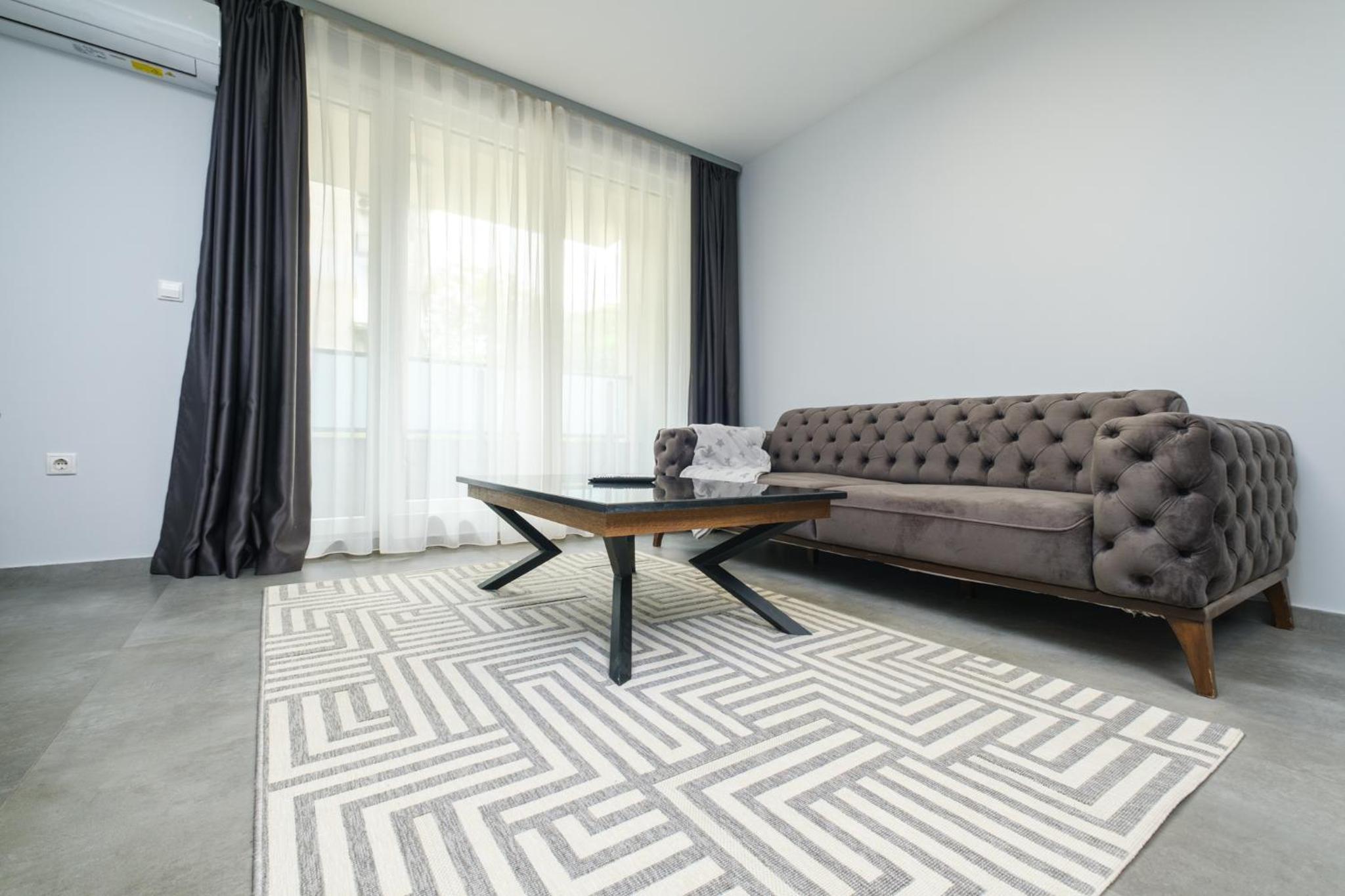 Quiet & Comfy 1BR in the Heart of Plovdiv with Private Balcony