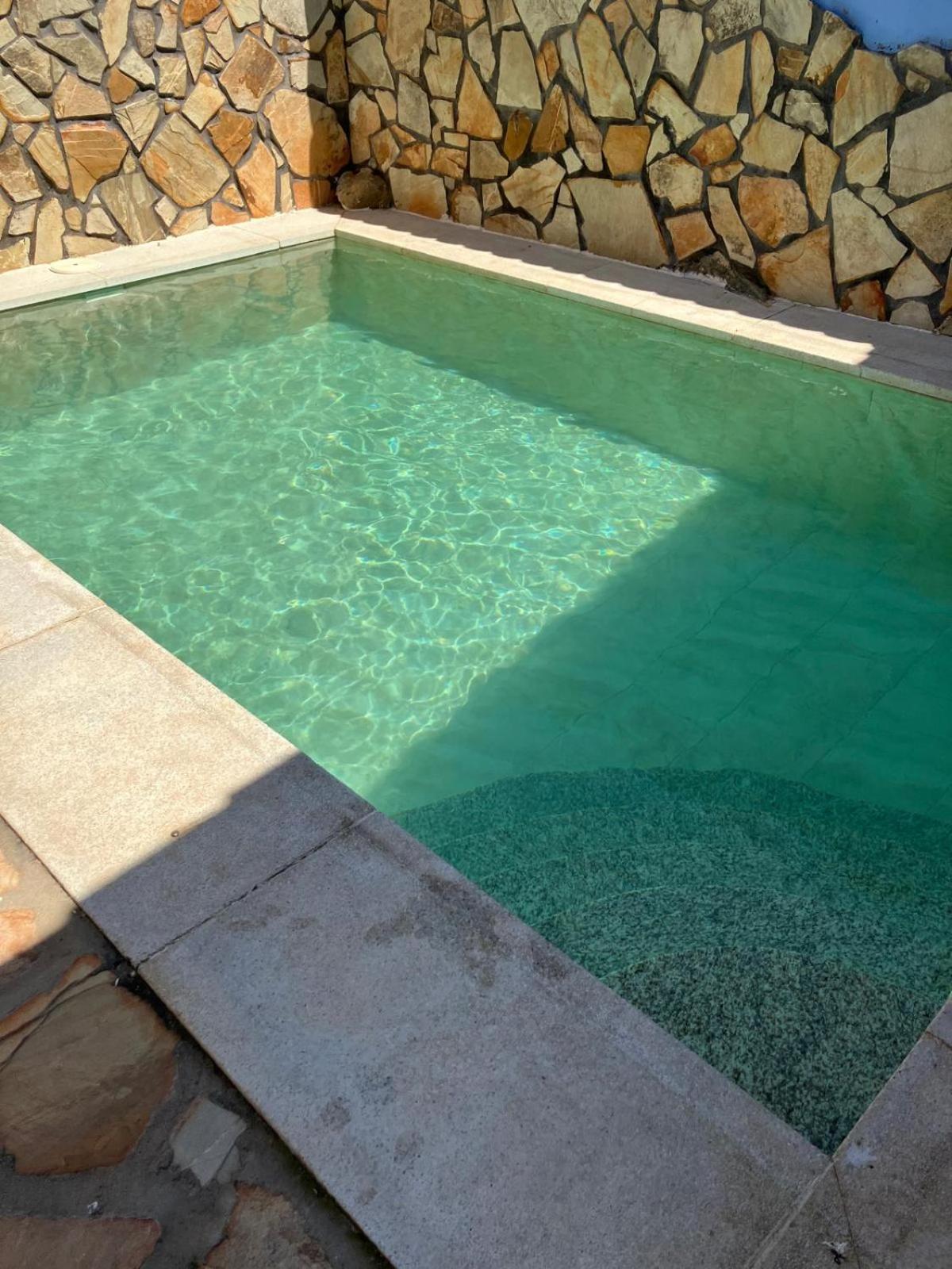 La Casa del Pueblo con piscina y barbacoa