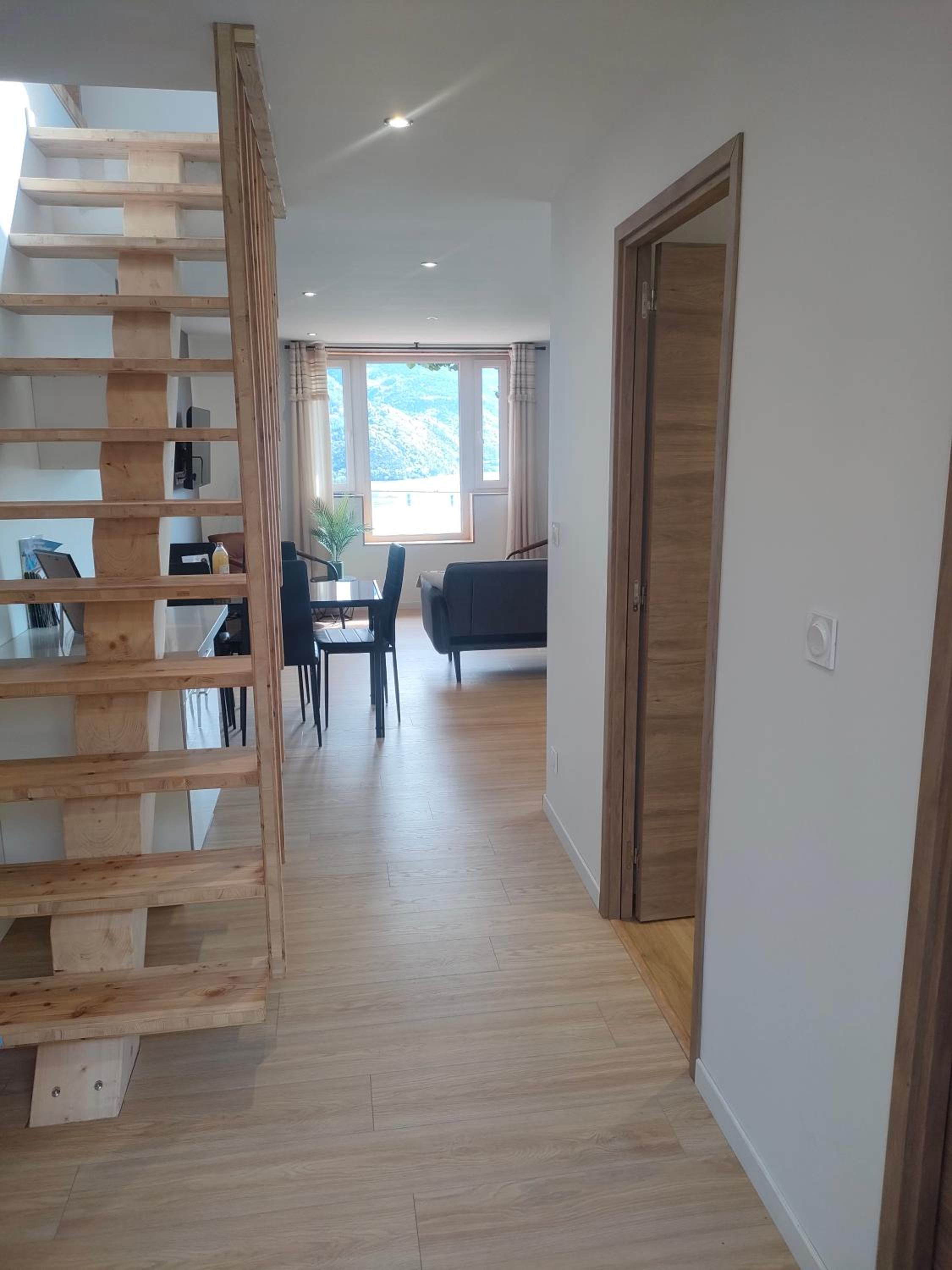 Le Duplex du Plongeoir - spacieux T3 de 65m2 avec vue sur le lac de Serre Ponçon