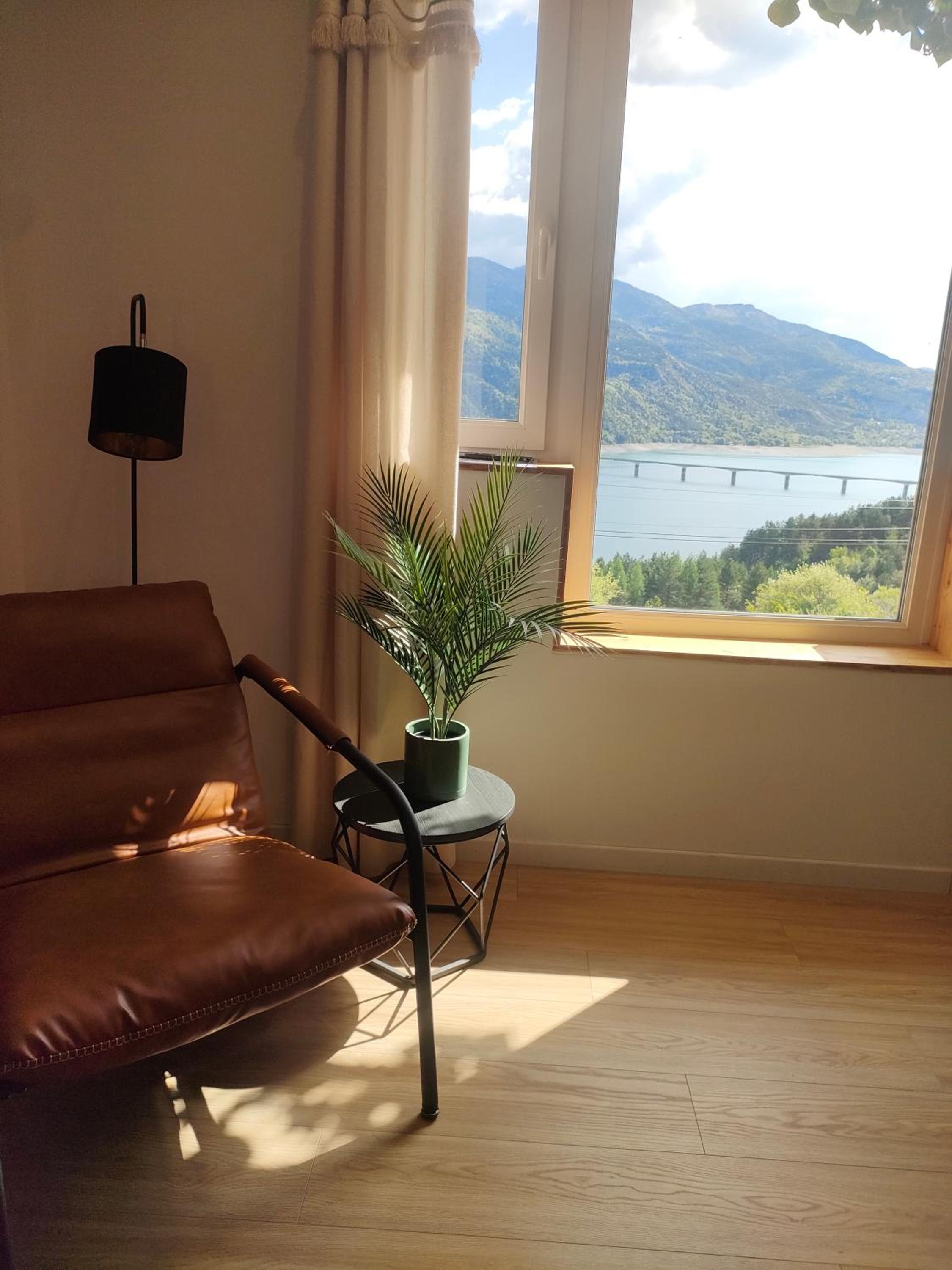 Le Duplex du Plongeoir - spacieux T3 de 65m2 avec vue sur le lac de Serre Ponçon
