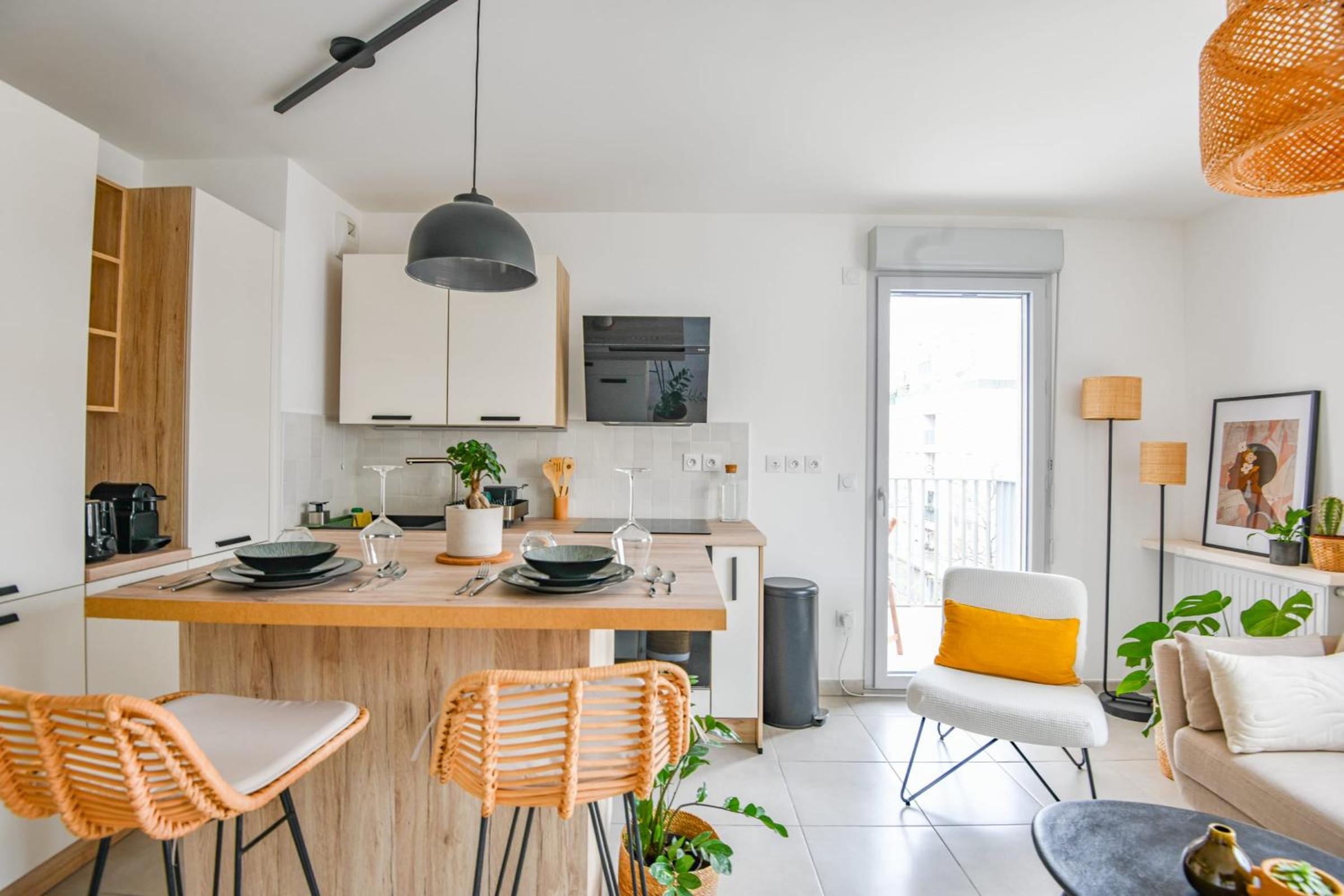 Appart 1 ch avec balcon et parking à la Joliette