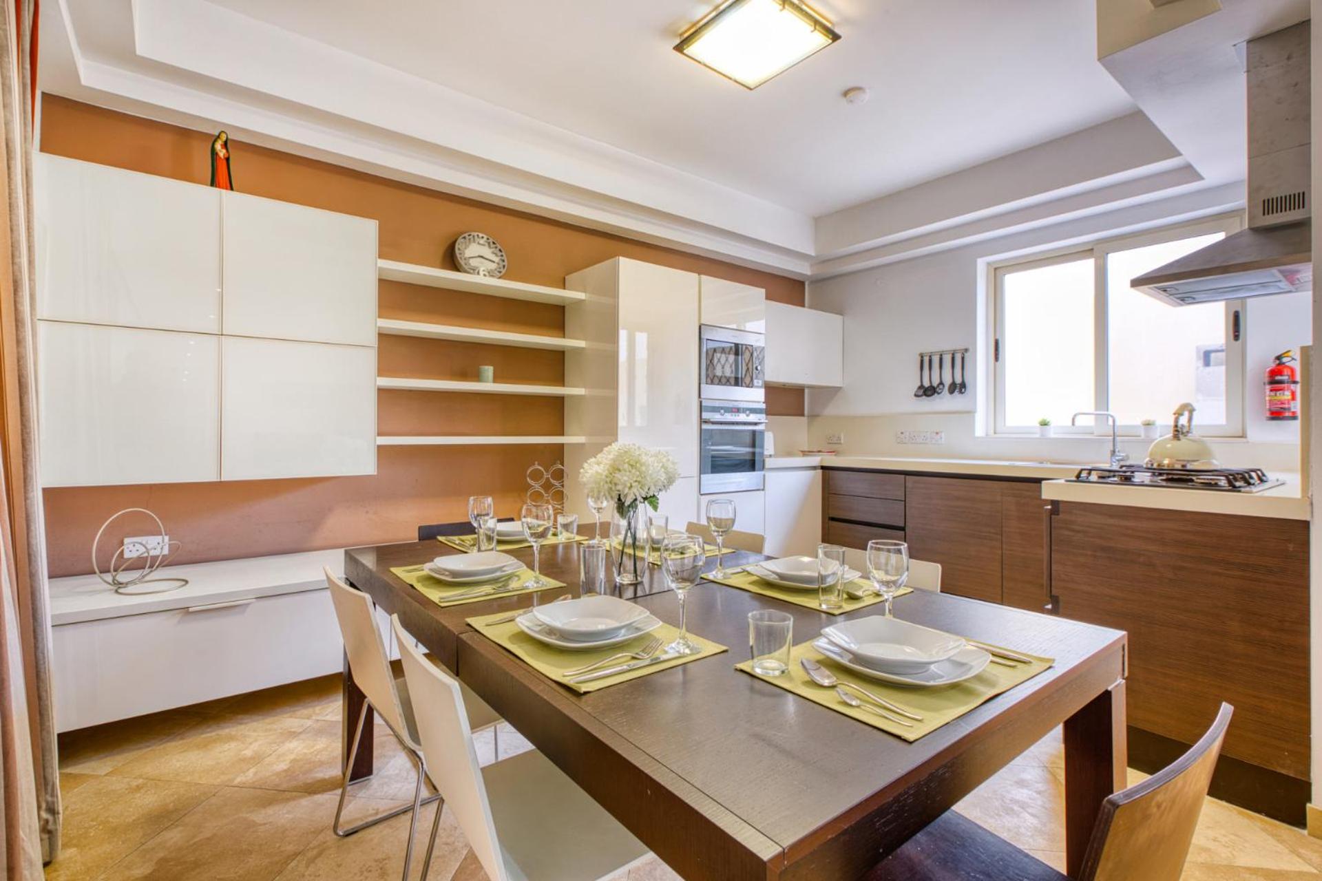 Swieqi 3 bedroom with Patio