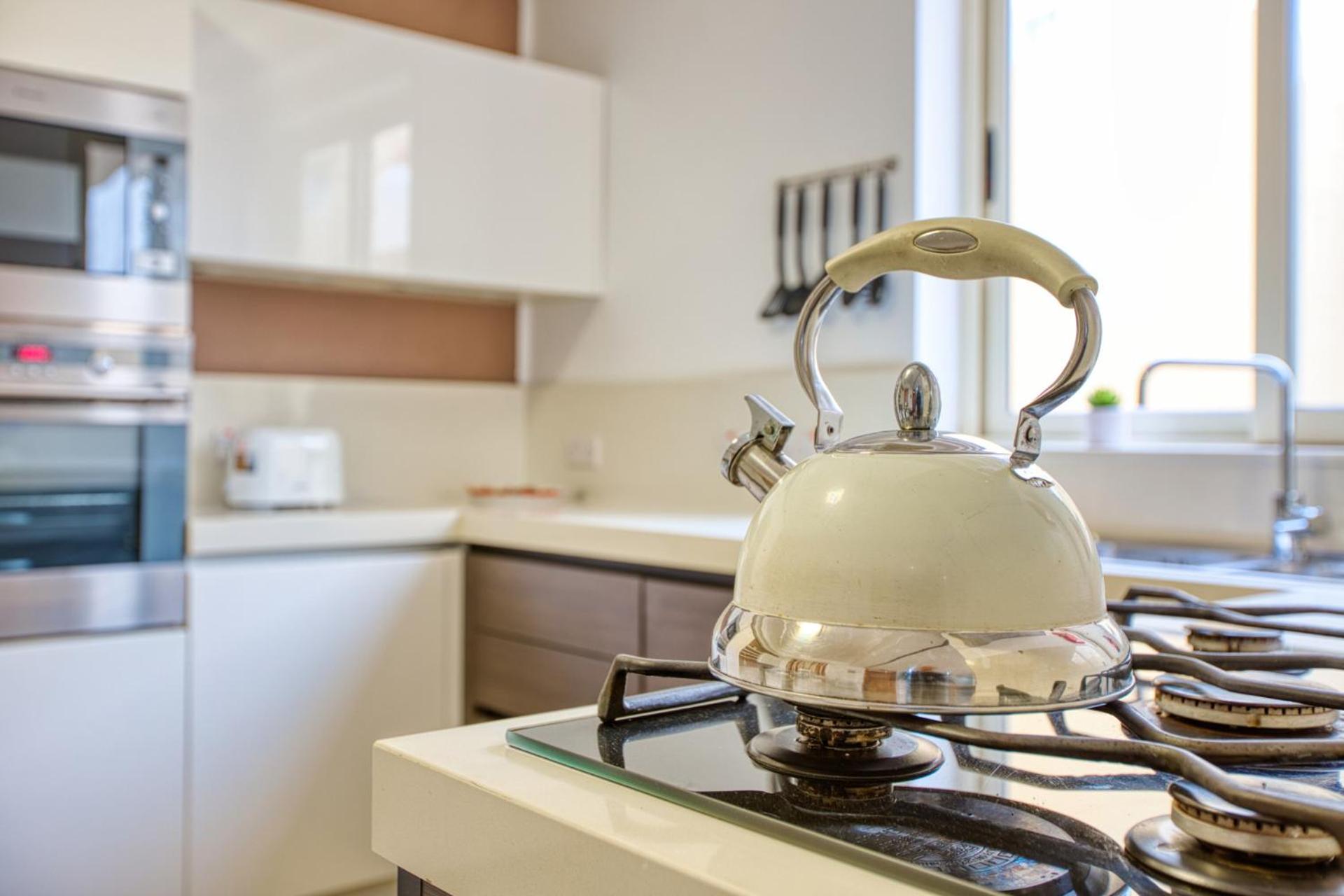 Swieqi 3 bedroom with Patio