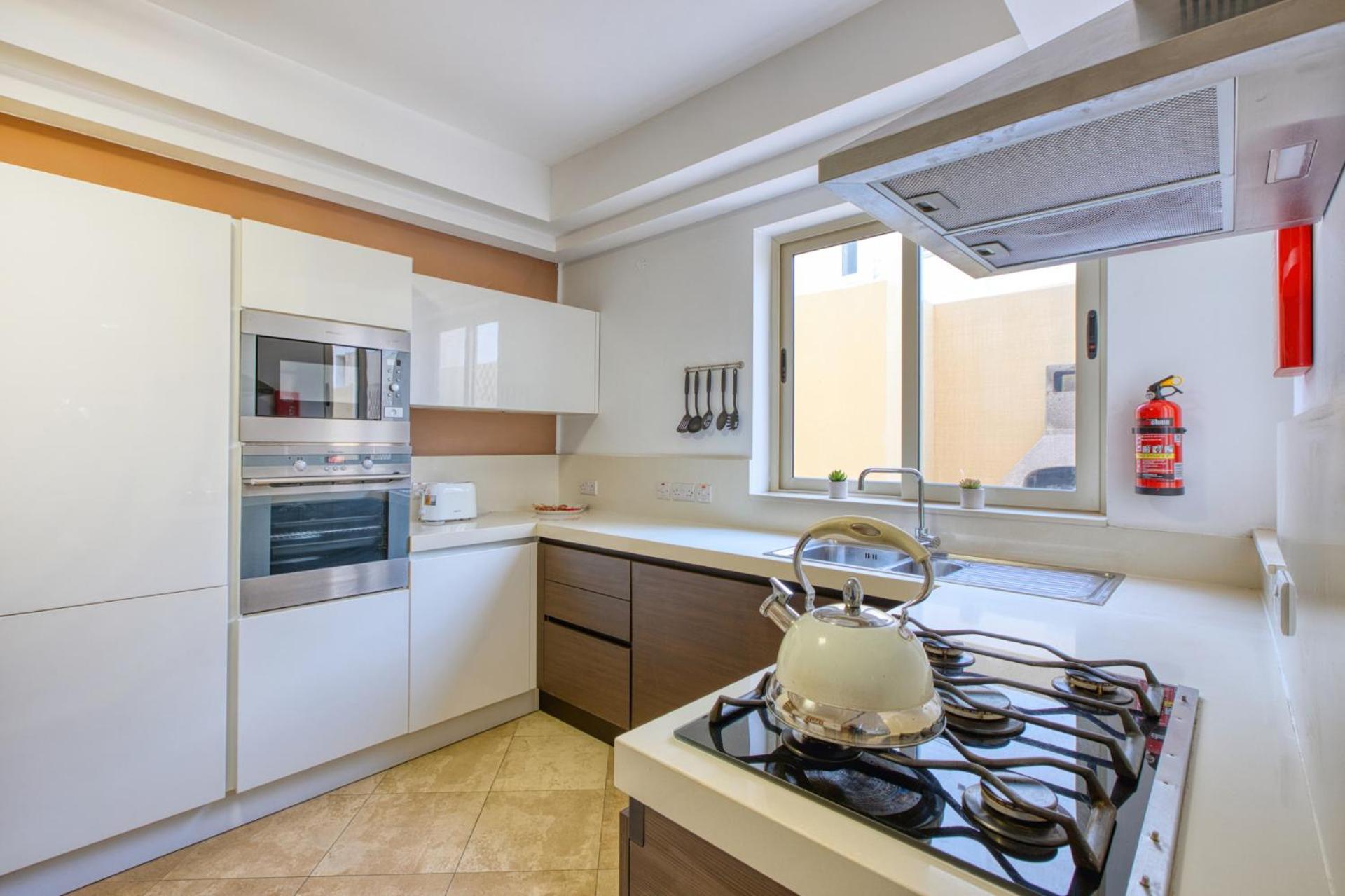 Swieqi 3 bedroom with Patio