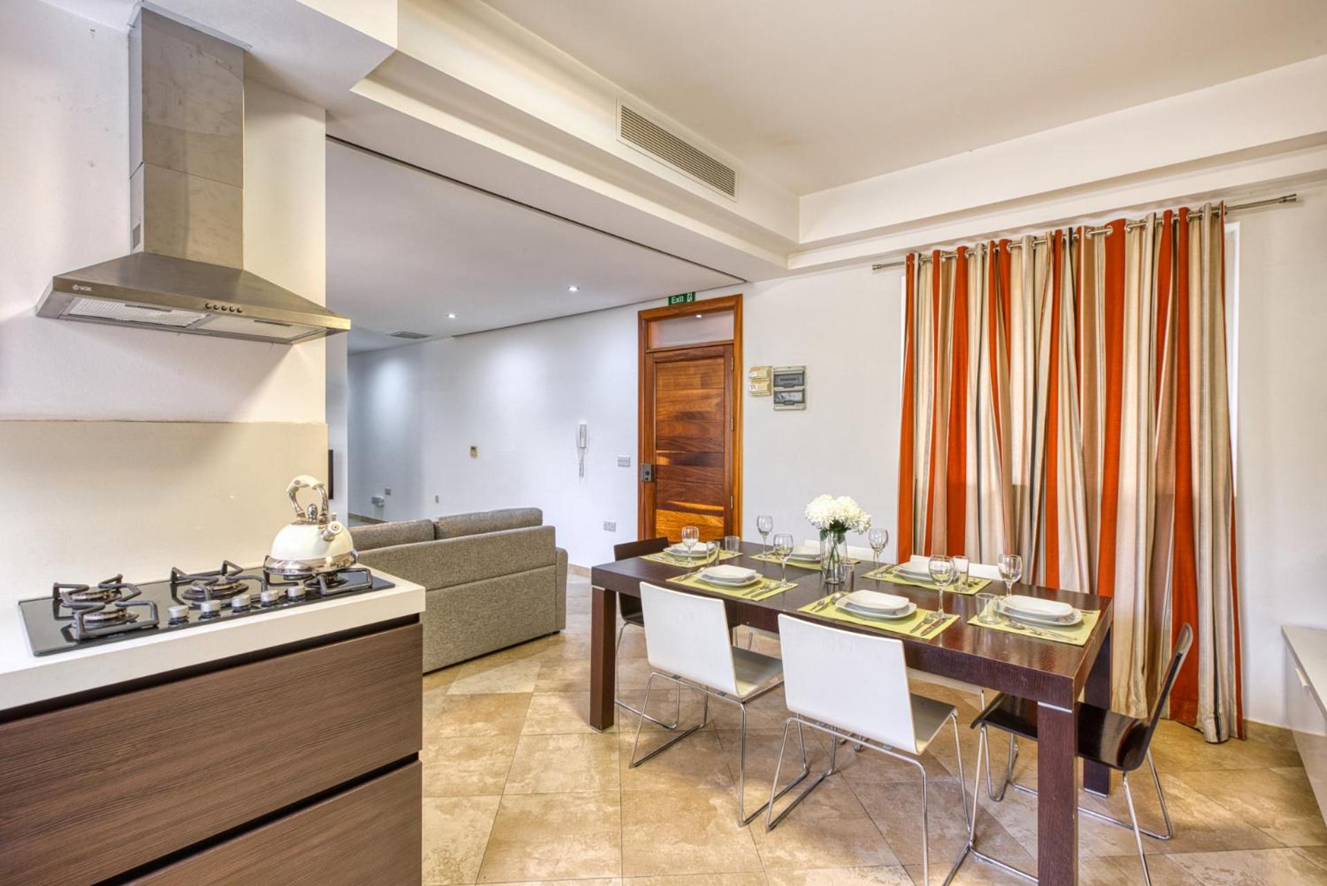 Swieqi 3 bedroom with Patio