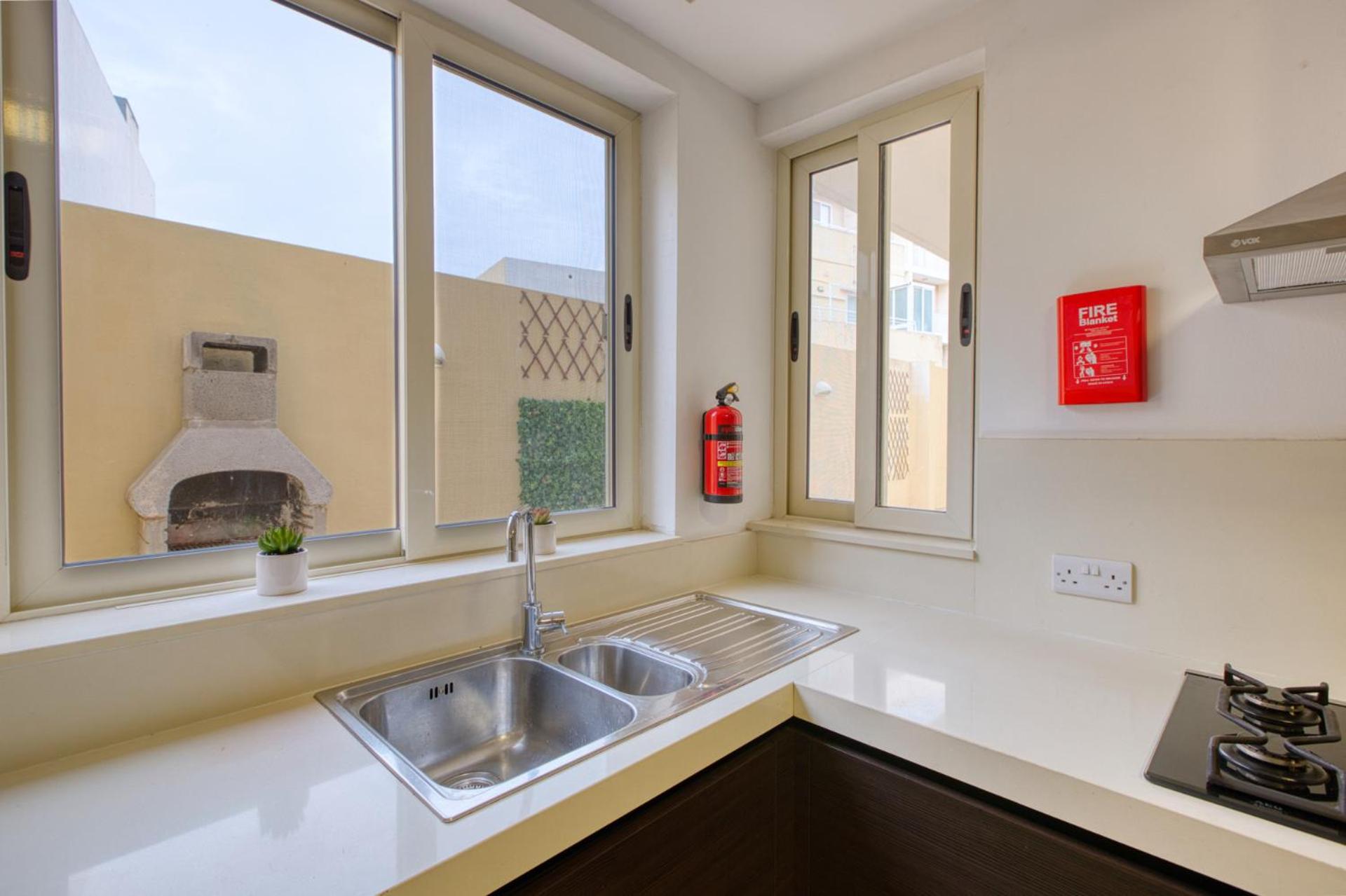 Swieqi 3 bedroom with Patio