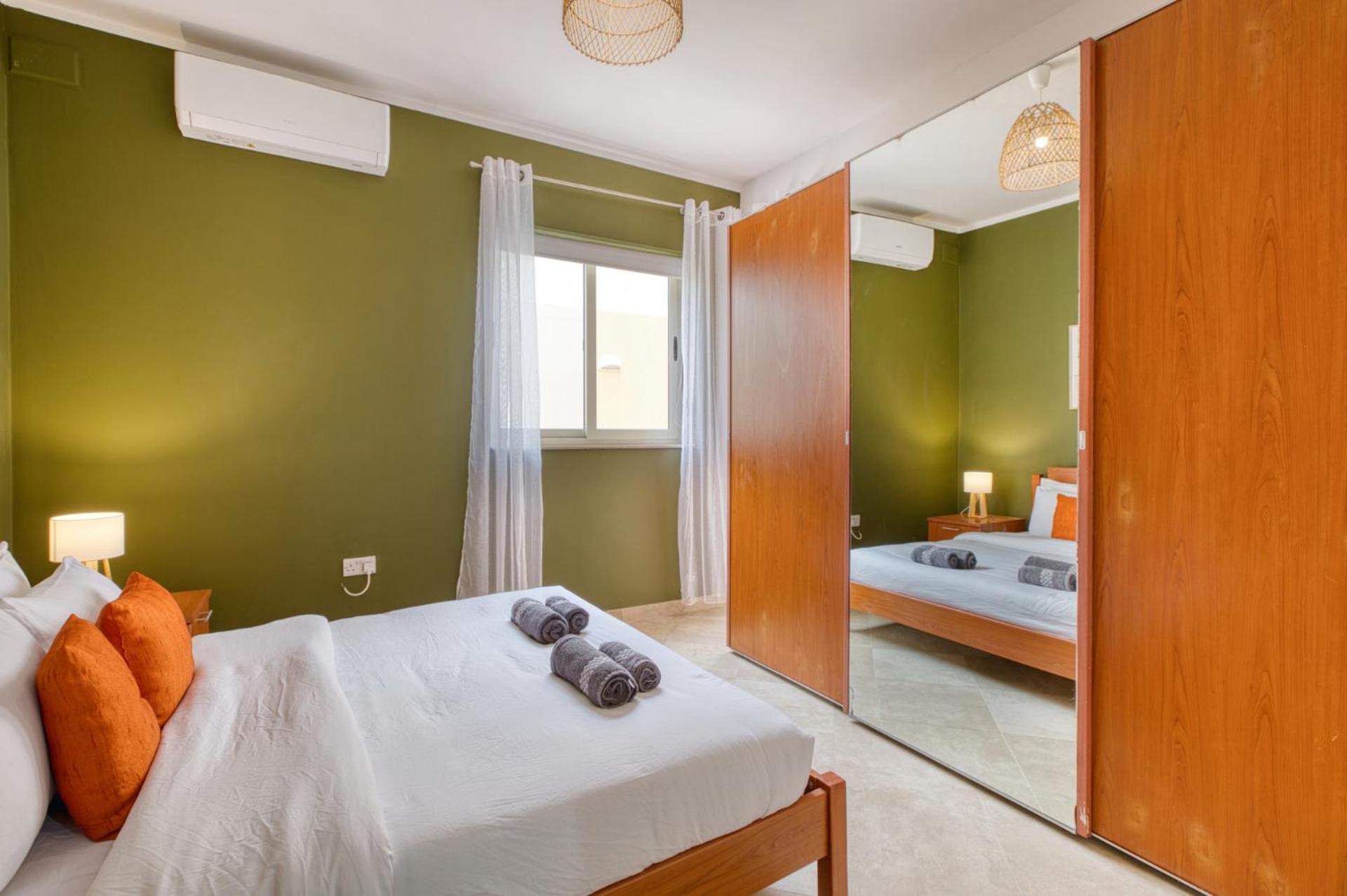 Swieqi 3 bedroom with Patio