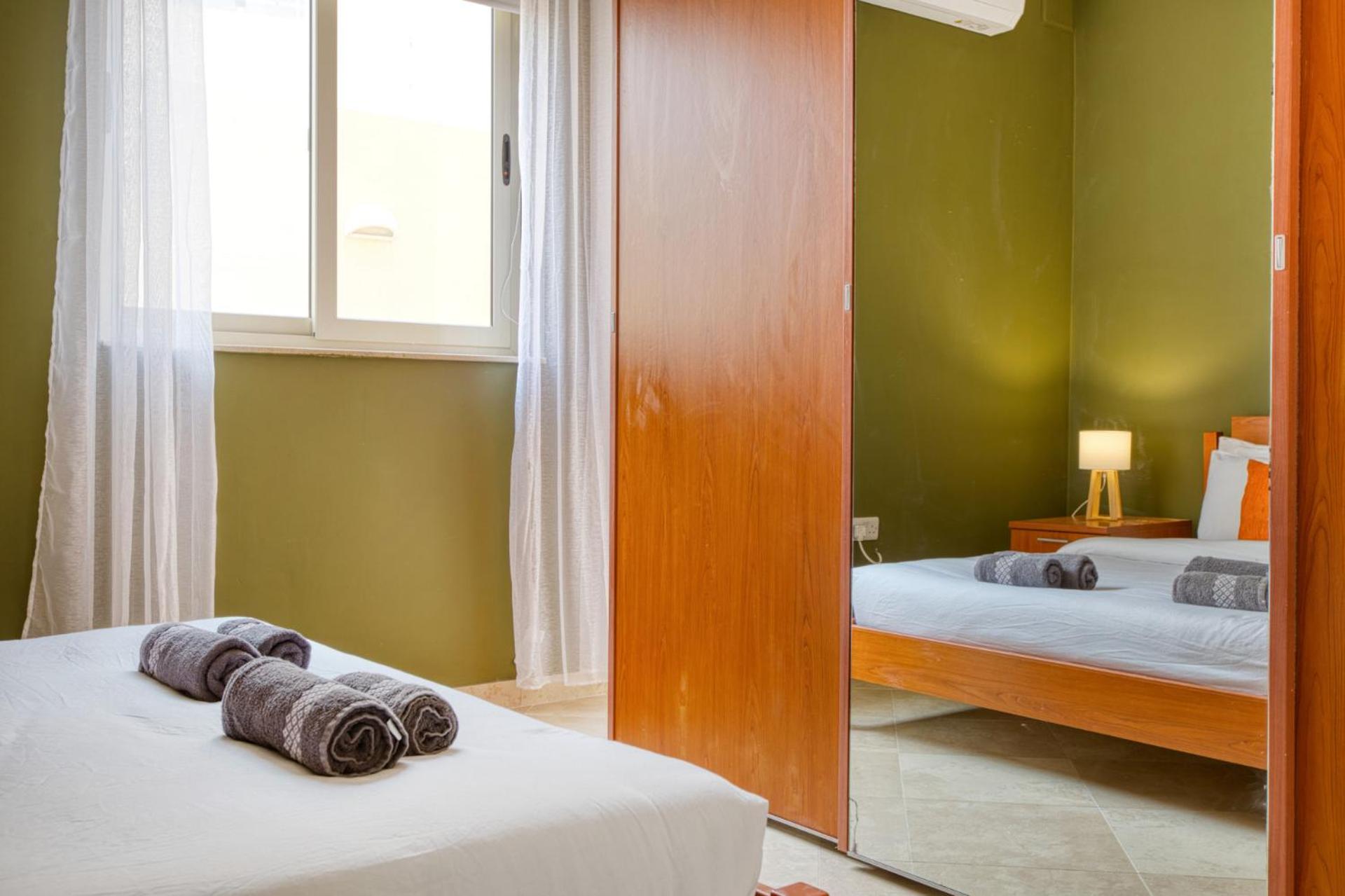 Swieqi 3 bedroom with Patio