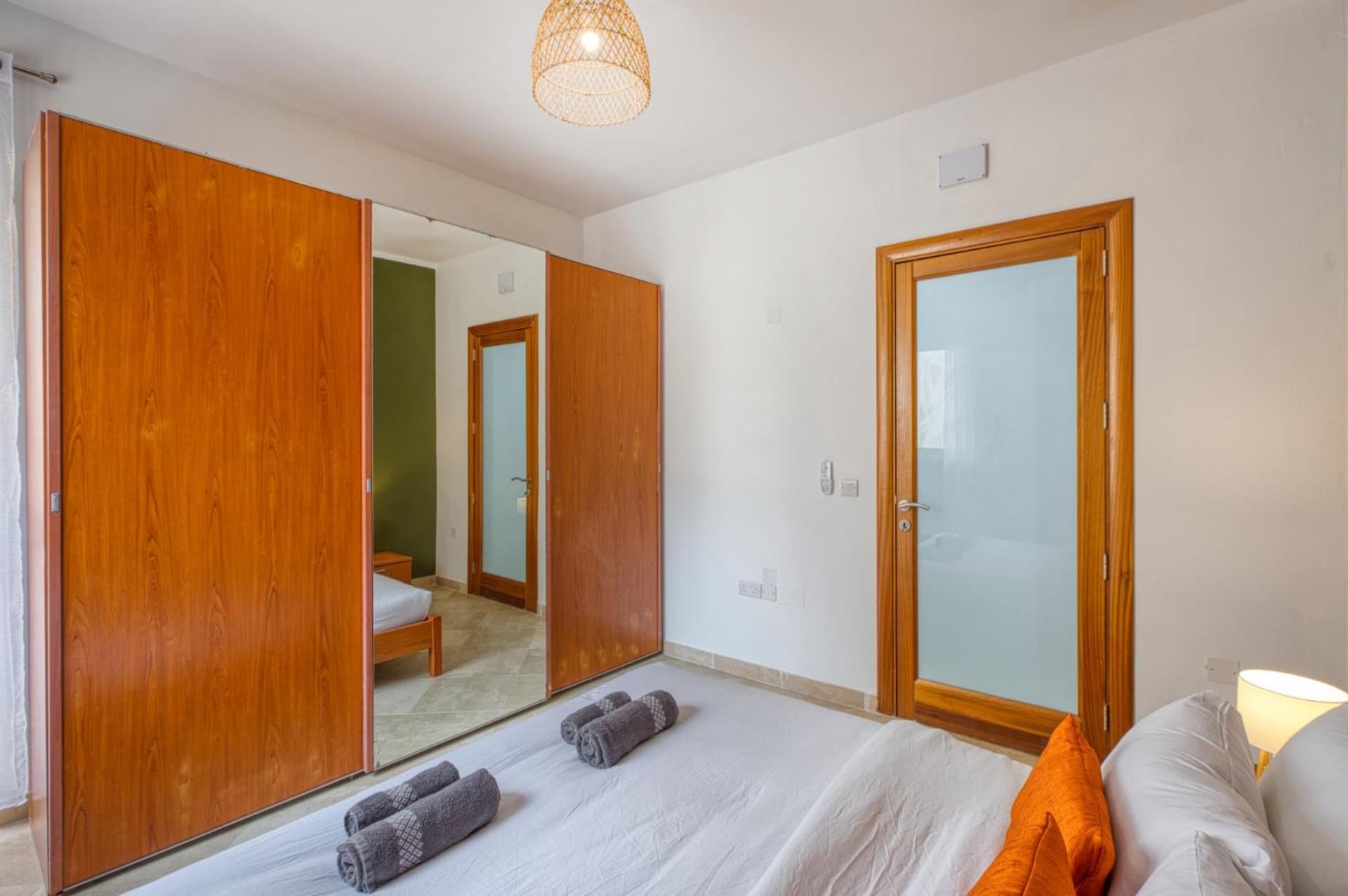 Swieqi 3 bedroom with Patio