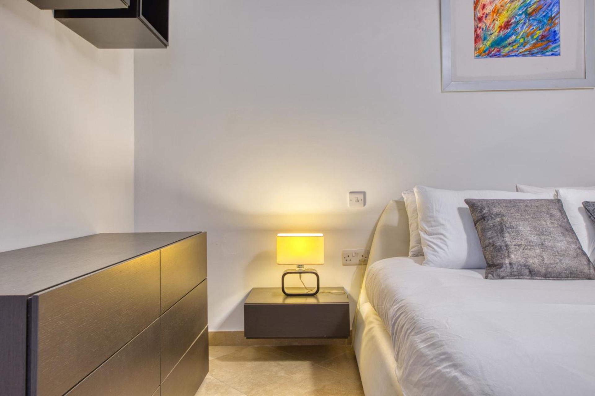 Swieqi 3 bedroom with Patio