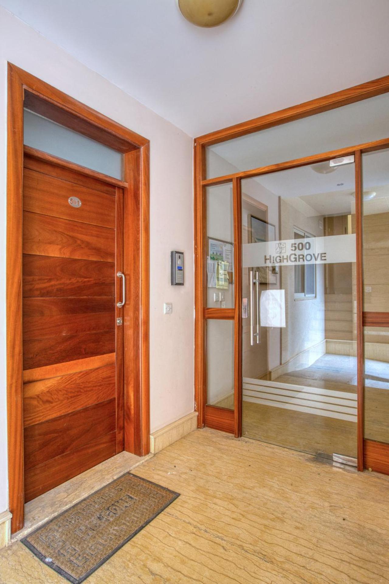Swieqi 3 bedroom with Patio